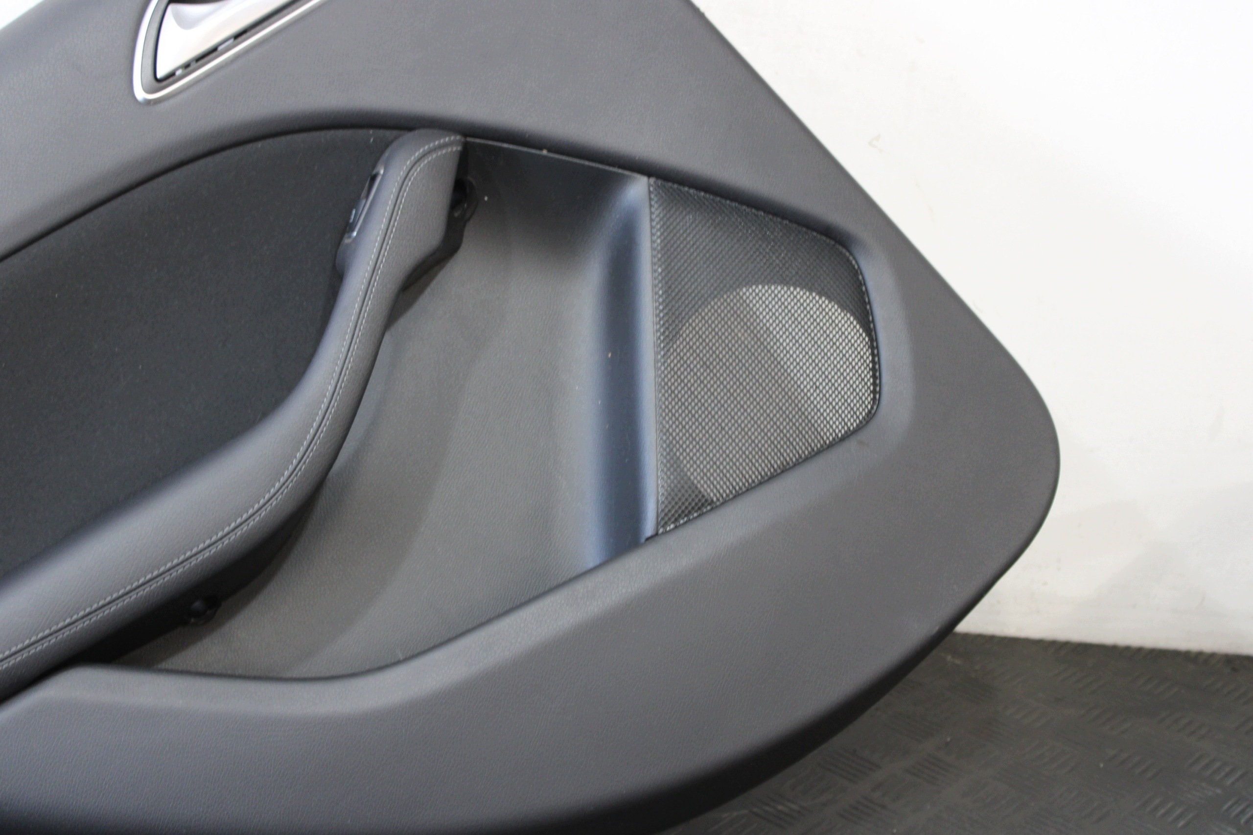 upholstery side door left rear part left rear MERCEDES B-class W246 LIFT
