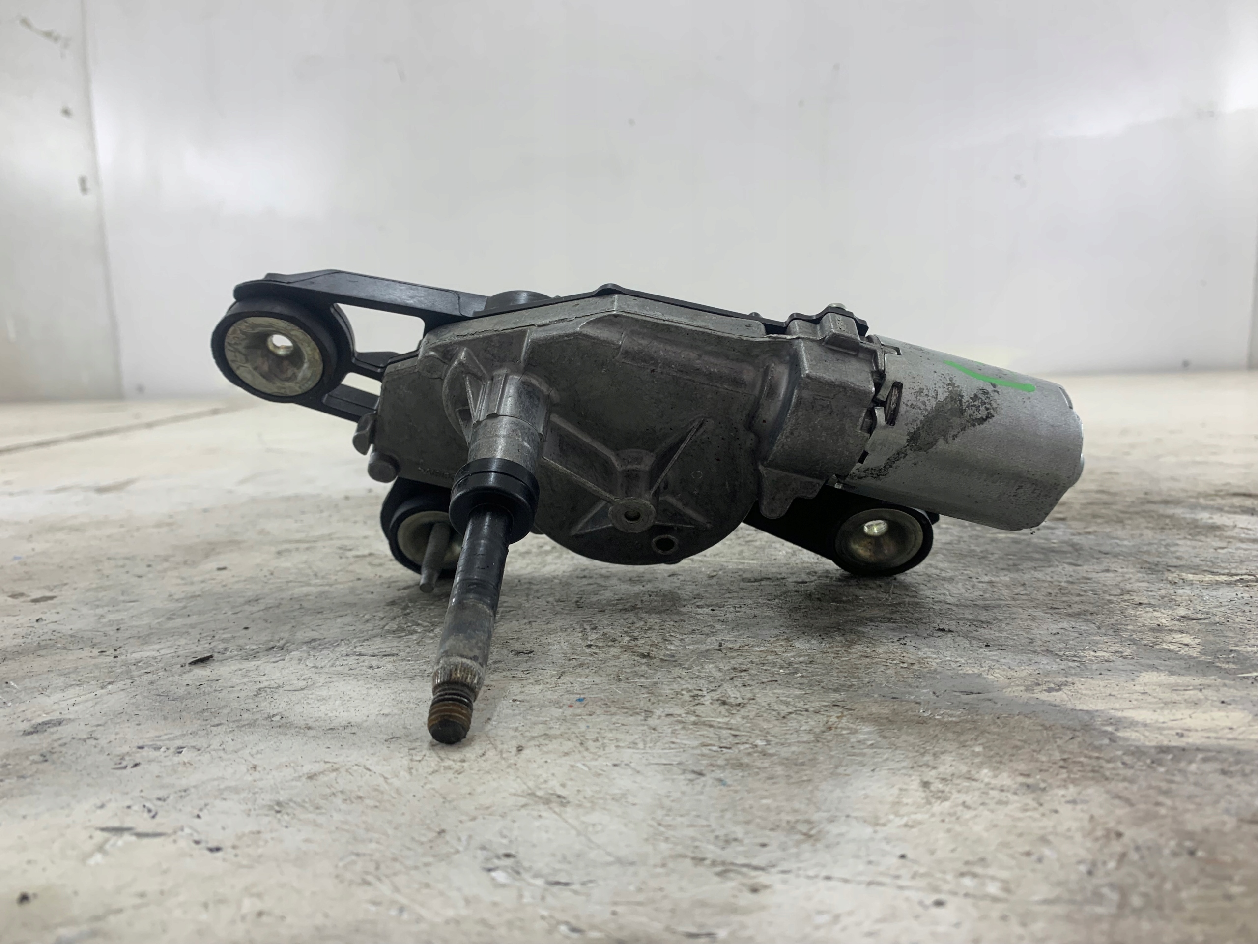 FORD FIESTA MK7 wiper mechanism front 8A6117B571AB