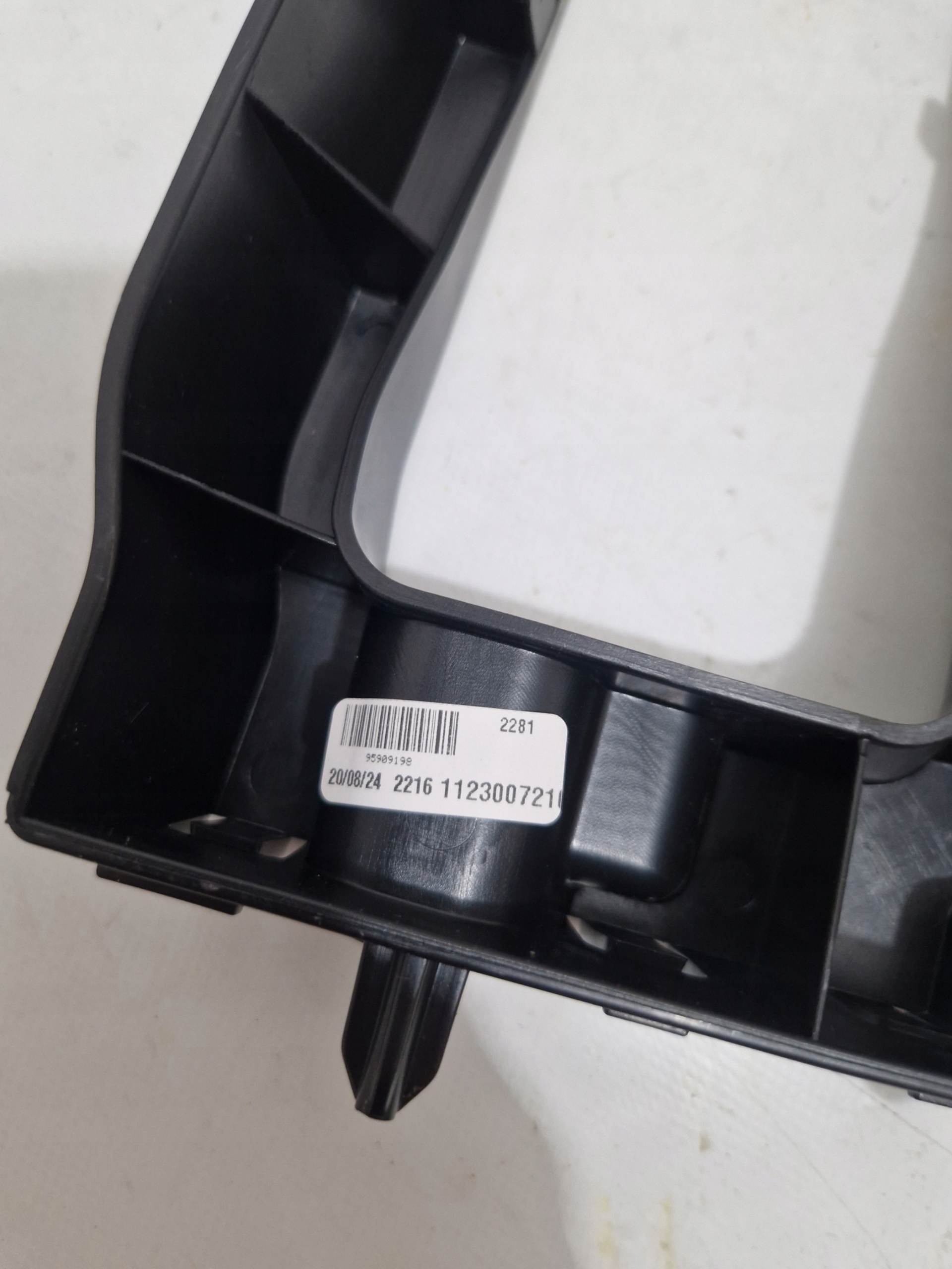 * CITROEN BERLINGO IV 2018- bumper bracket right rear part 9816808680