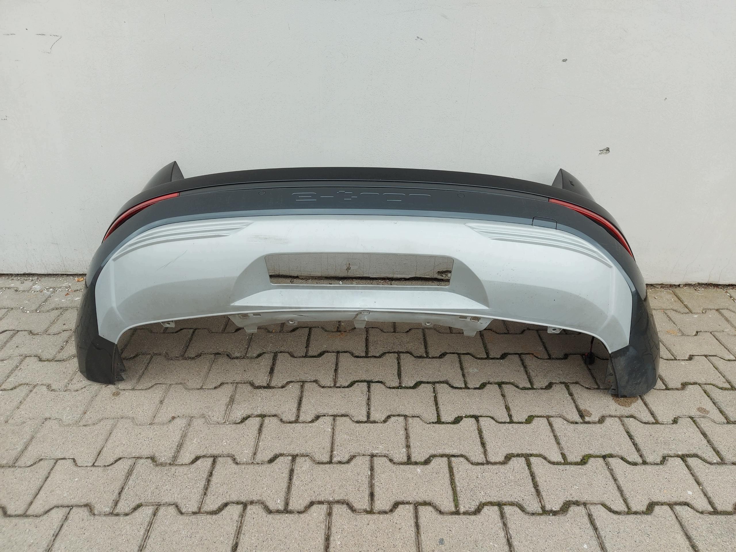 Audi Q4 89A 45 E-TRON , SUV, 2023 stoßstange heck hinten