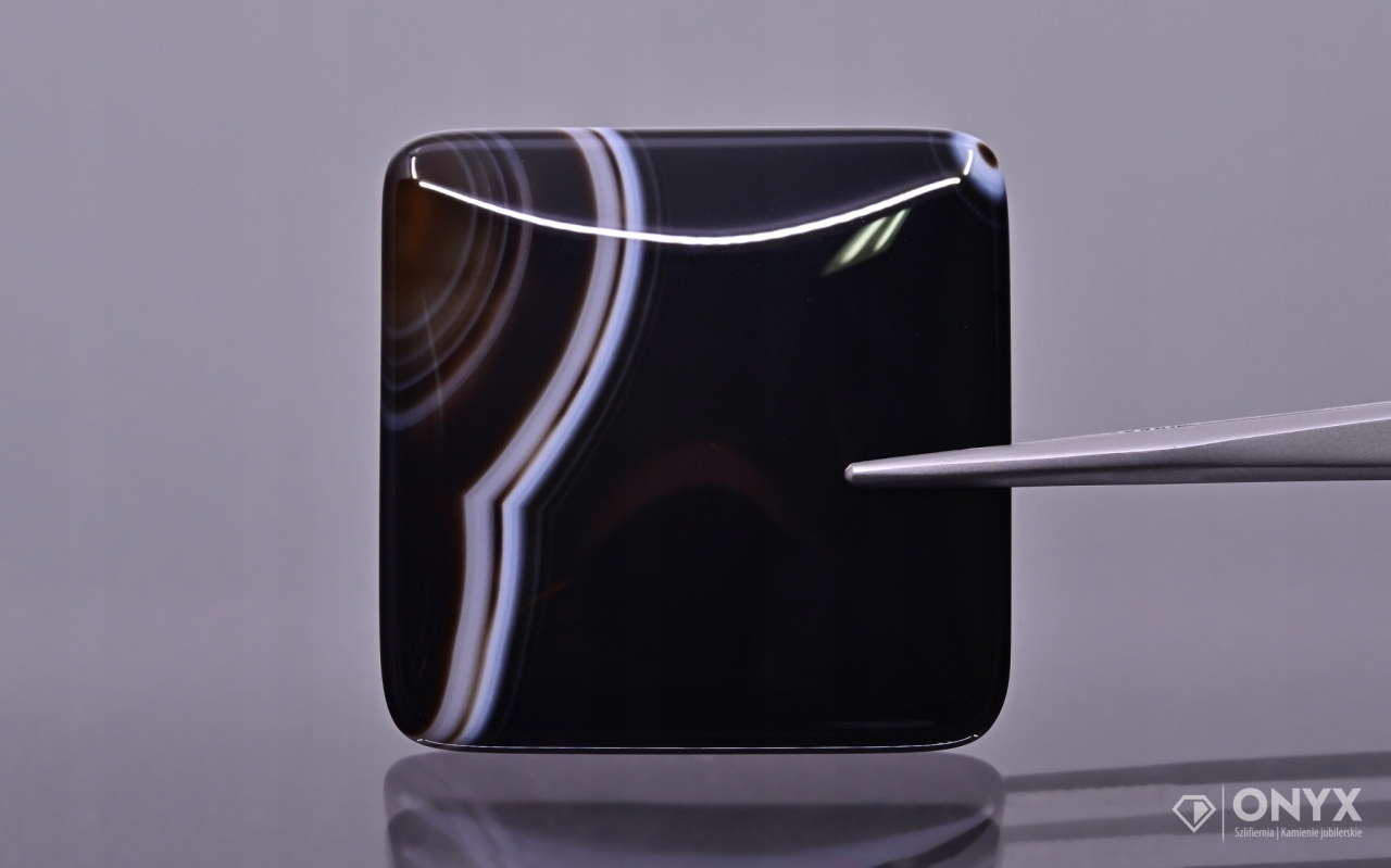 Onyx pruhovaný kabošon čtverec 35x35 mm