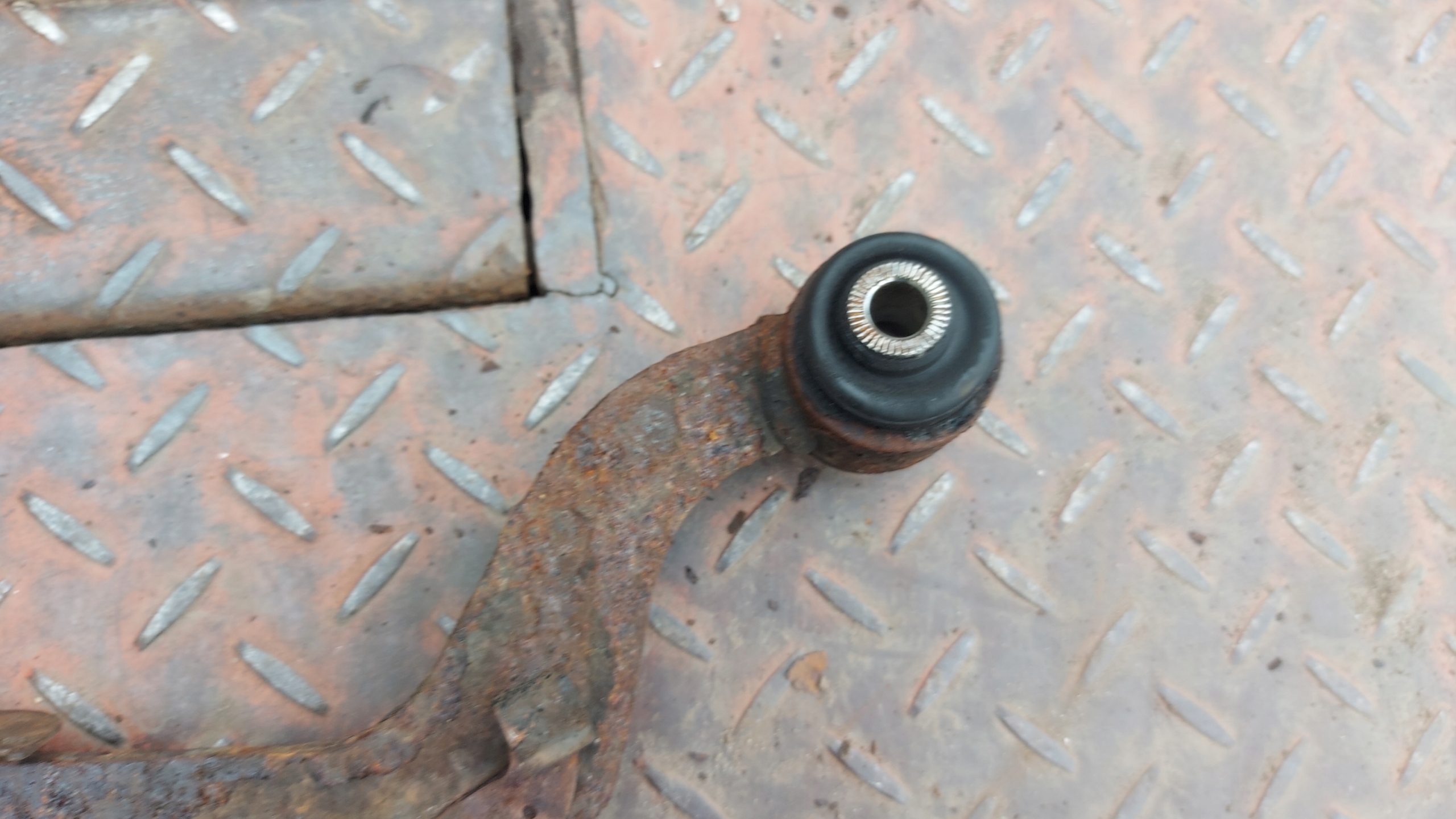 Querlenker links heck LEXUS IS 220 05