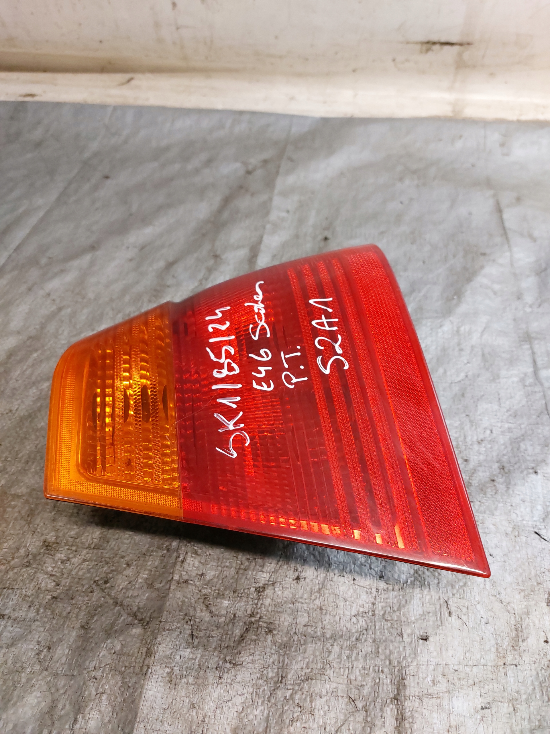 light right rear part BMW E46 sedan