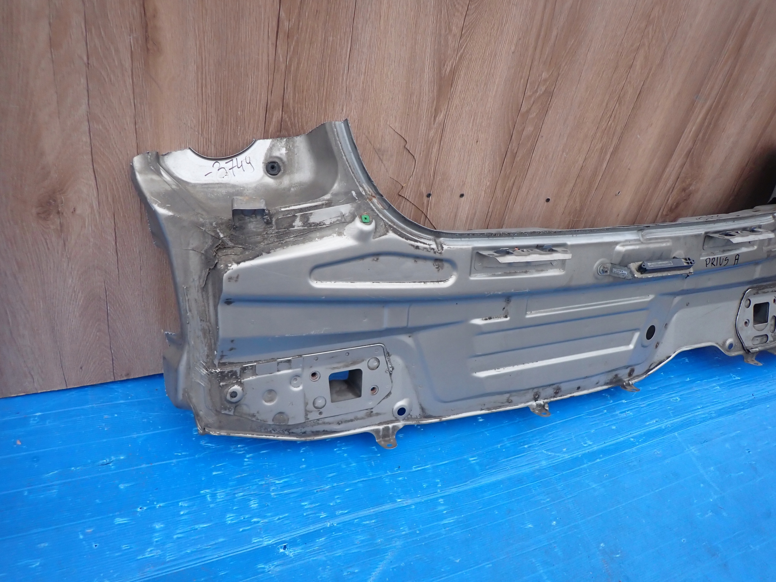 TOYOTA PRIUS II 03-09 PAS TYLNY Typ samochodu Samochody osobowe