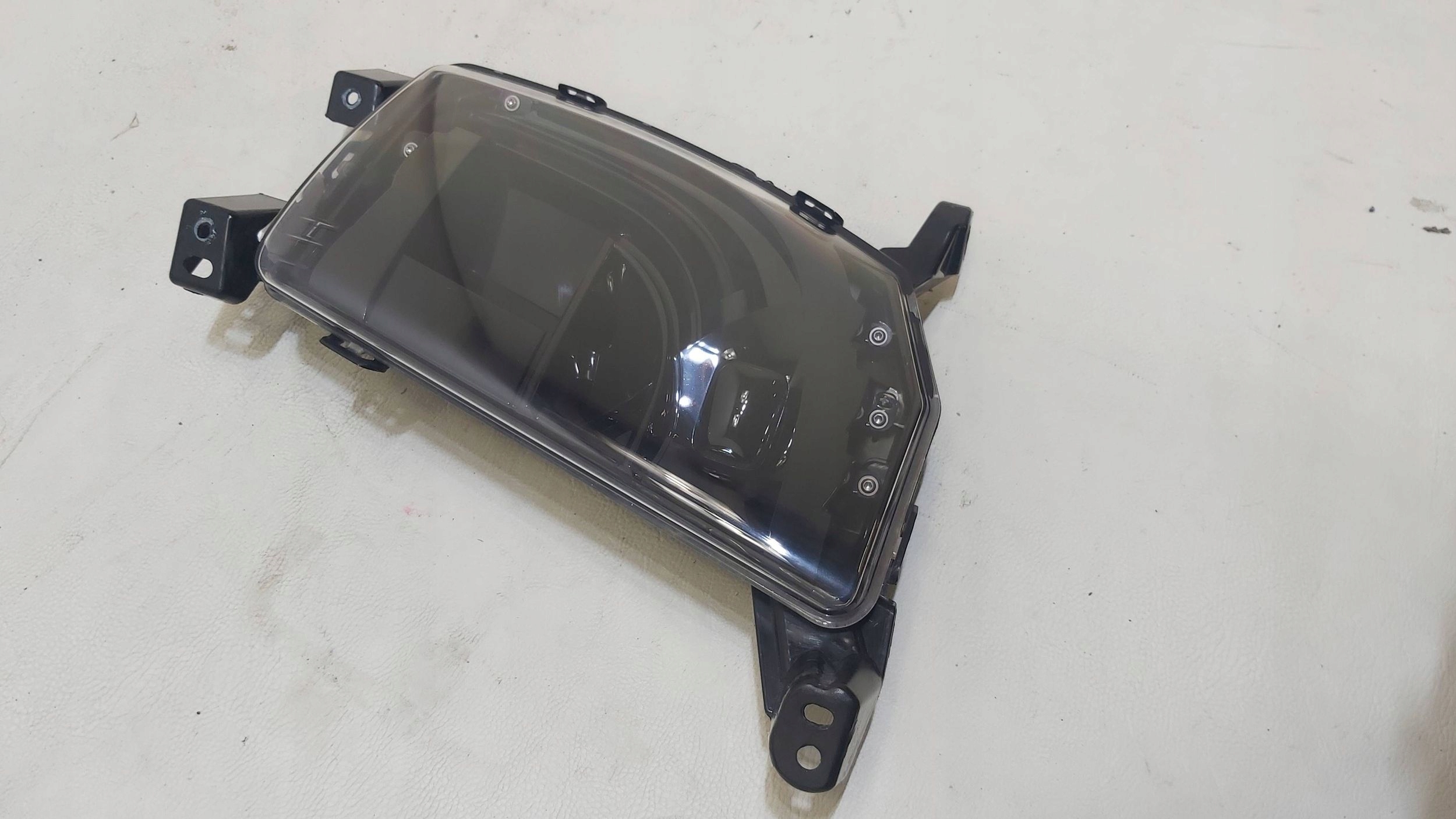 ГАЛОГЕН заглушка левый tesla MODEL S 1005999-00-D