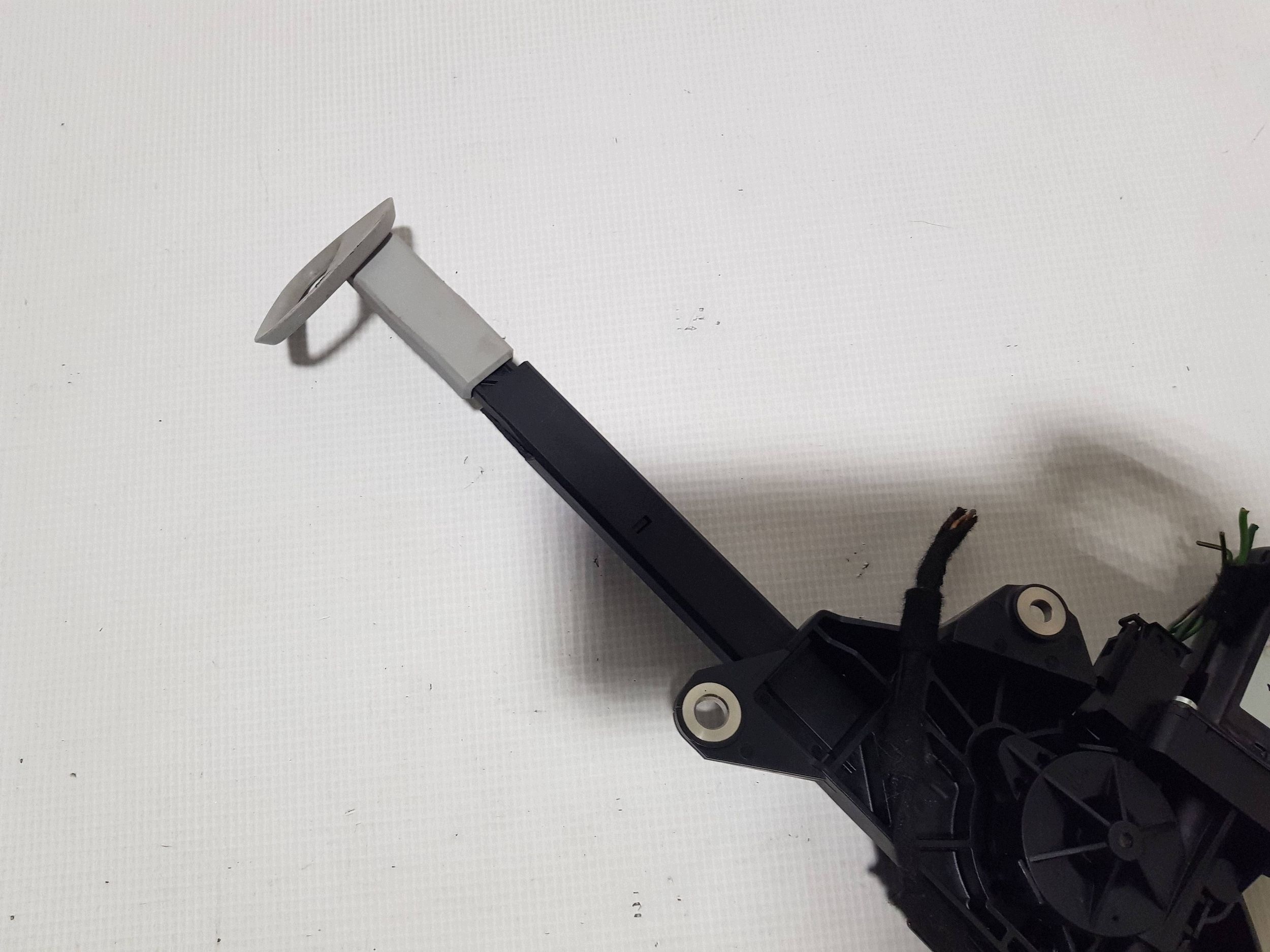 MERCEDES E-class W207 C207 COUPE PODAJNIK supports left front A2078600182