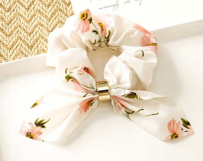 Elastyczna Gumka do włosów kokarda w kwiaty biała Rodzaj pojedyncza gumka