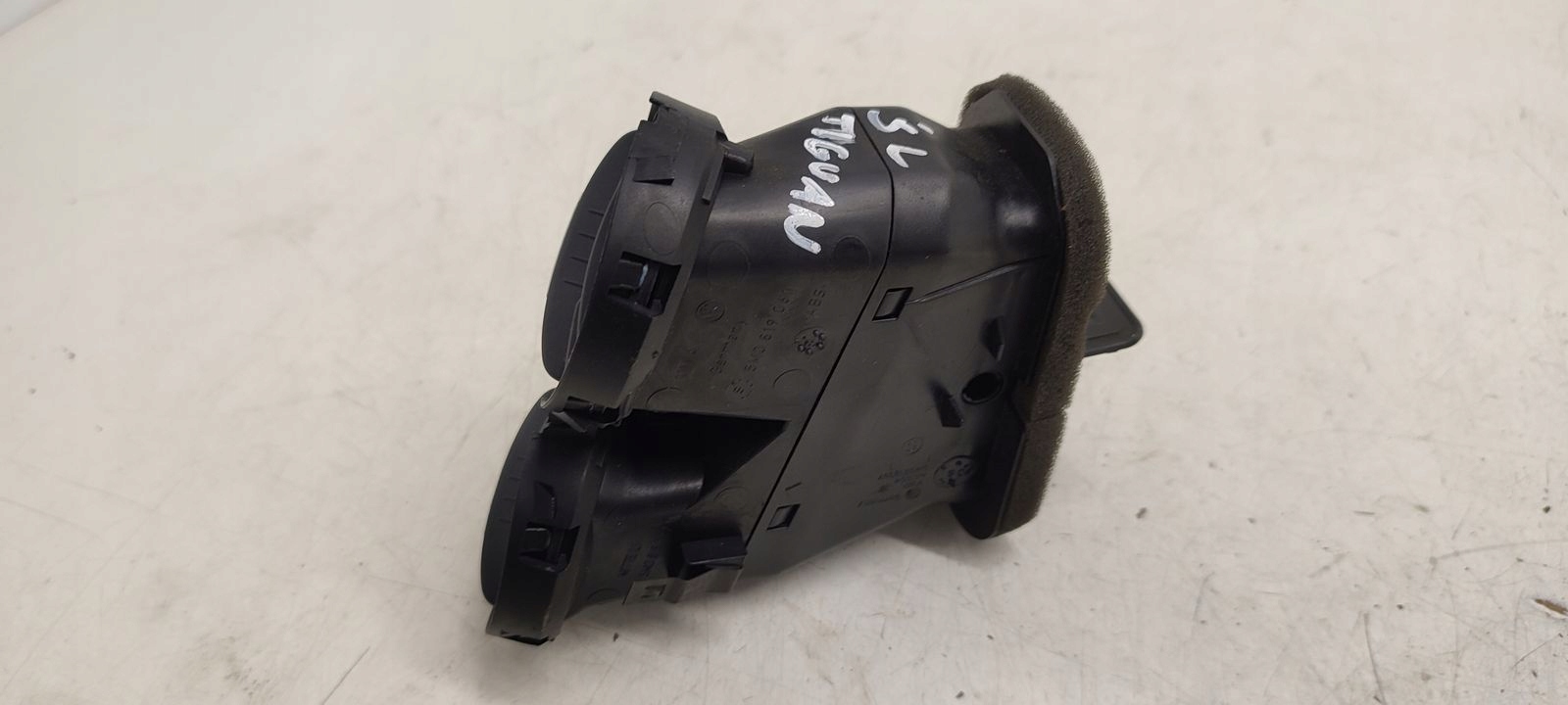 grid air conditioning devices VW Tiguan and