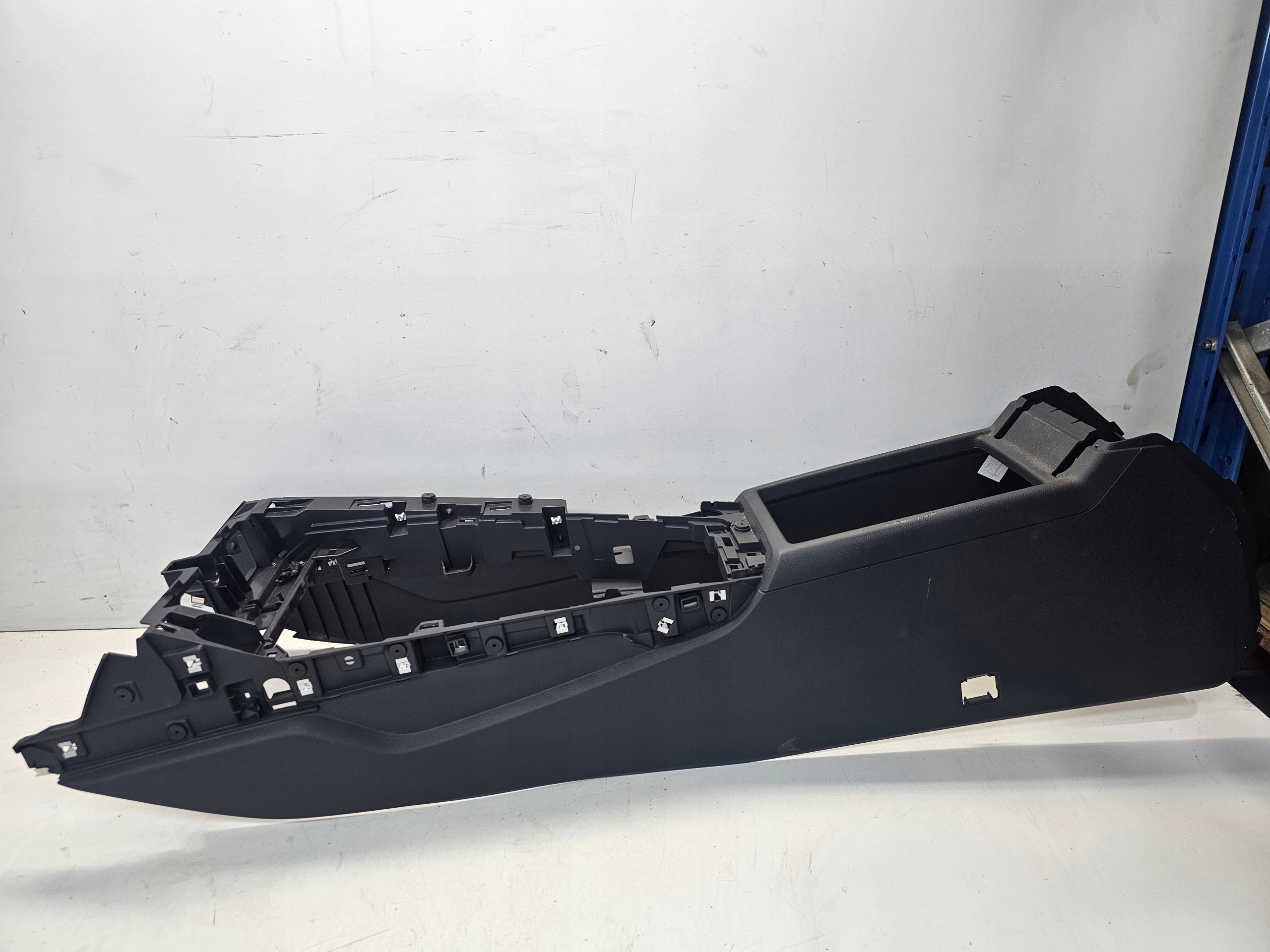 TUNEL mitte AUDI A4 B9 A5 8W 8W1863241D
