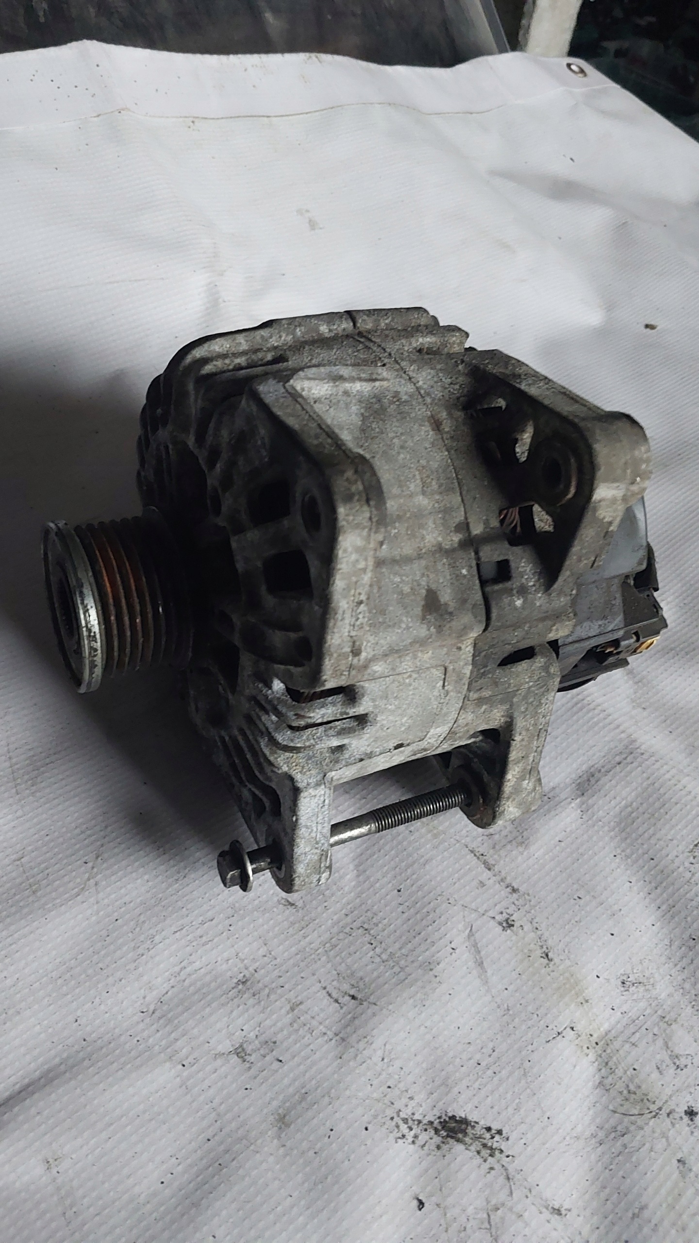 ALTERNATOR Renault Trafic II Vivaro 2.0 DCI 8200404459