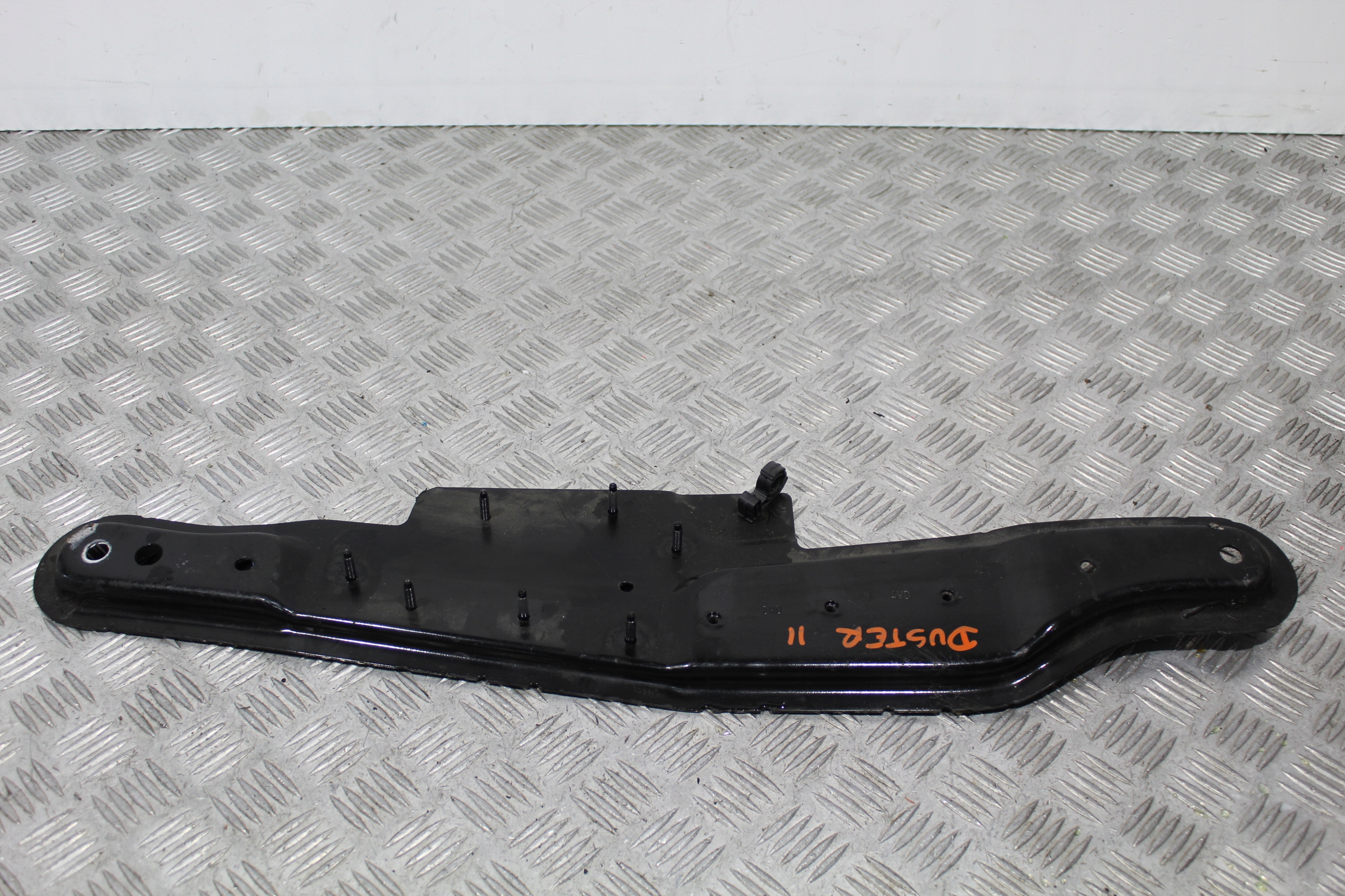 RINFORZO PARAURTI STAFFA DACIA DUSTER II 2