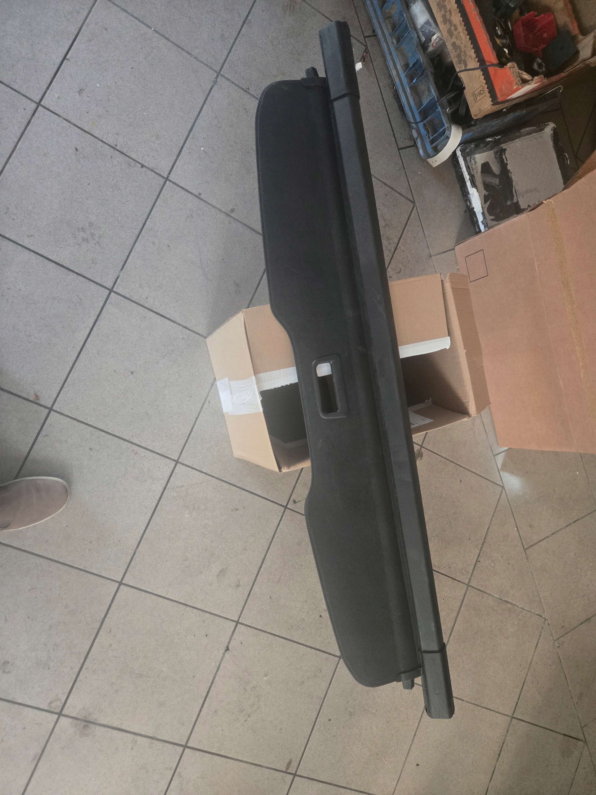 ROLETA VW CADDY 2K5 2015-2019 ROK CZARNA ŁADNA