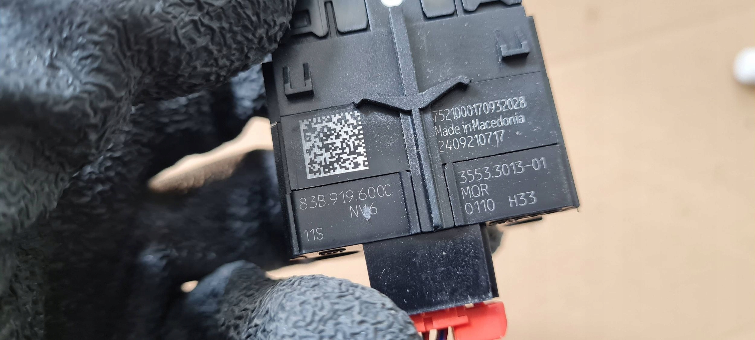 Q3 83A button POKRETLO control GLOSNOSCI REGULATOR 83B919600C