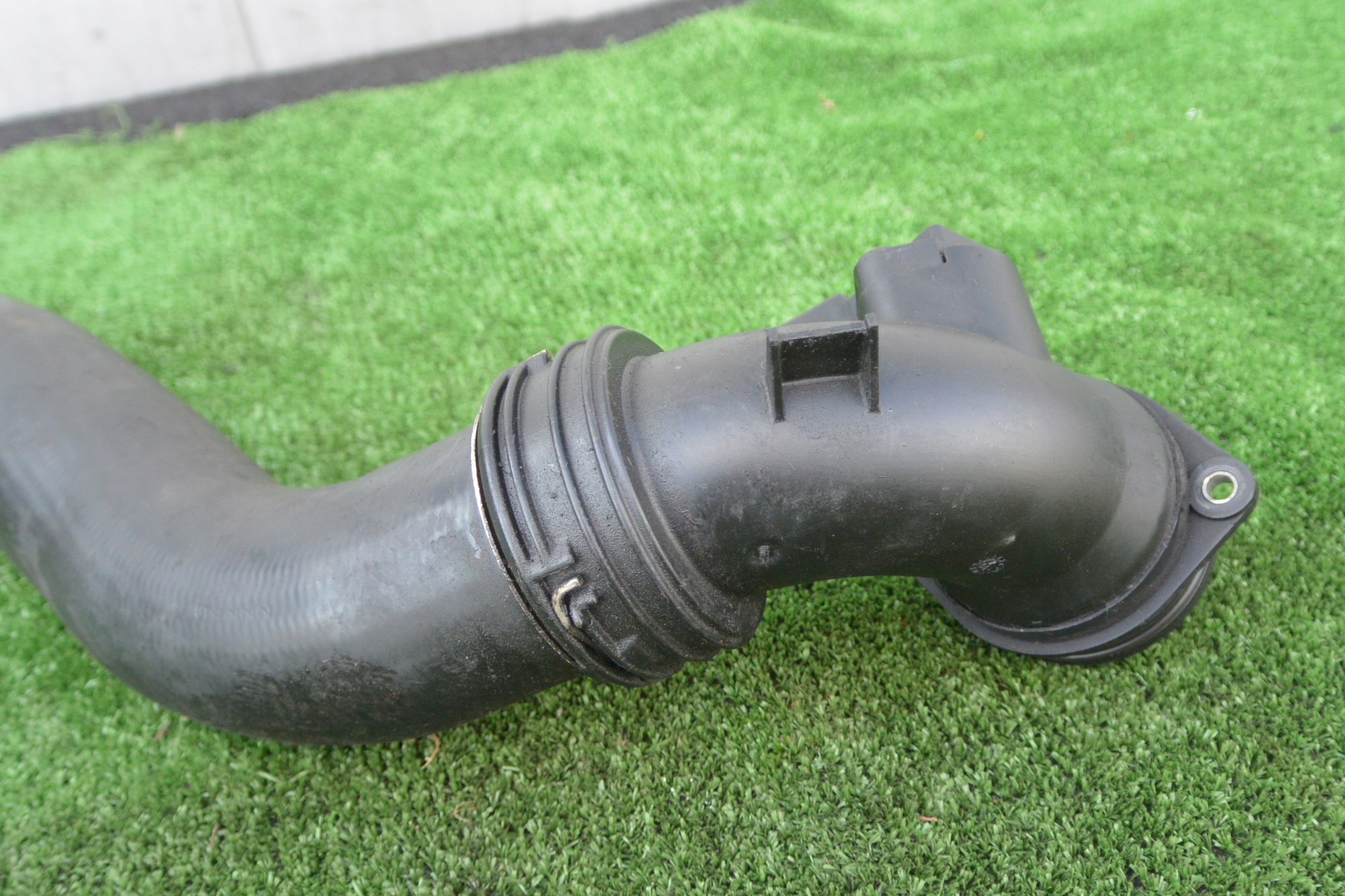 Schlauch rohr intercooler Sensor VW TOUAREG 7L 2.5 TDI