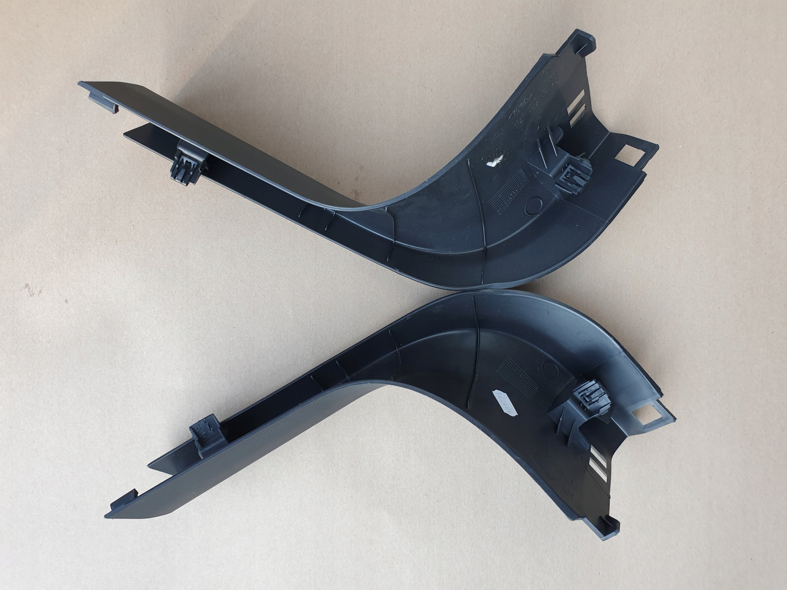 cap side SLUPKA left right FORD KUGA II OE EU