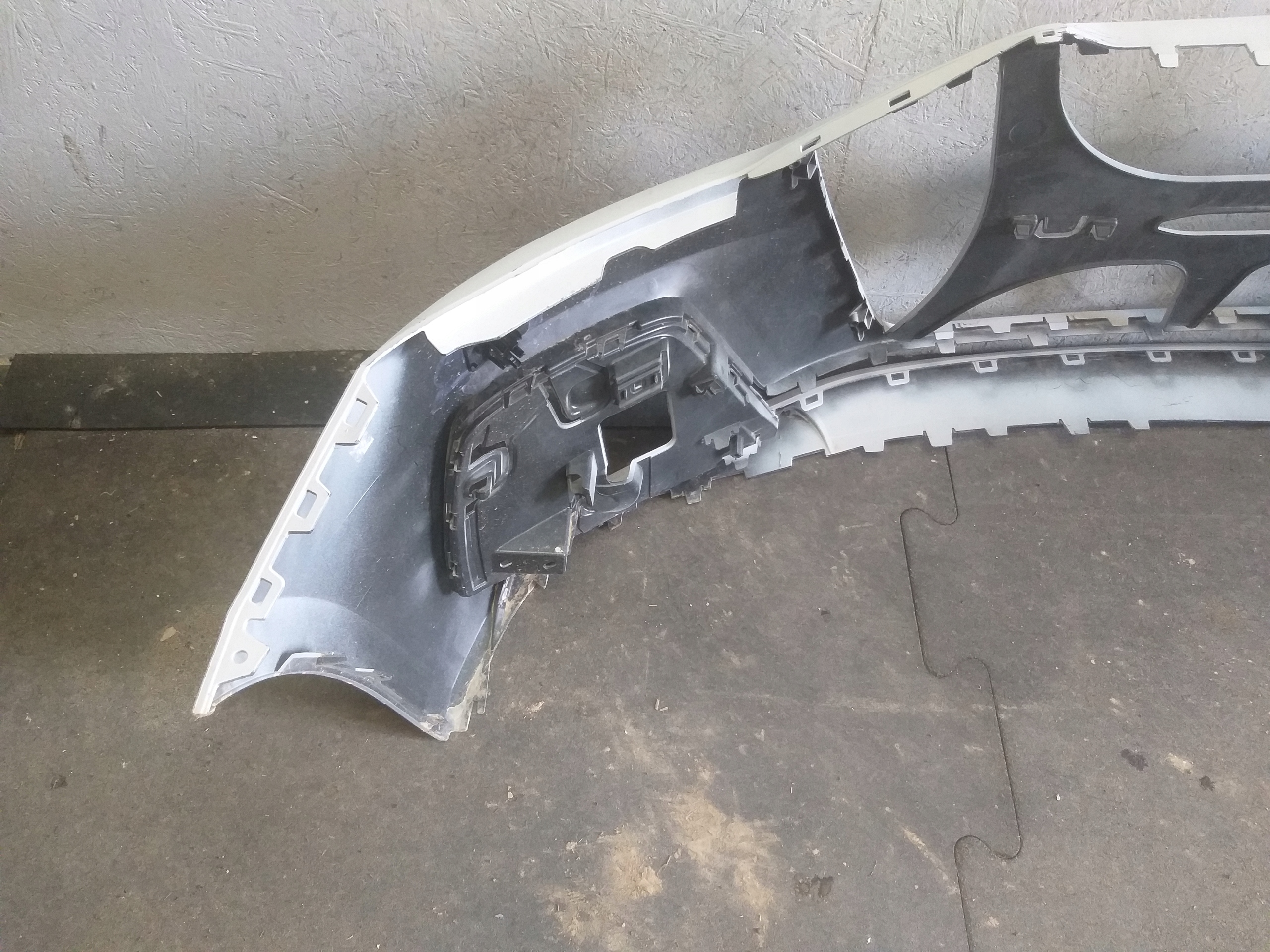 nárazník předek AUDI A1 82A novy