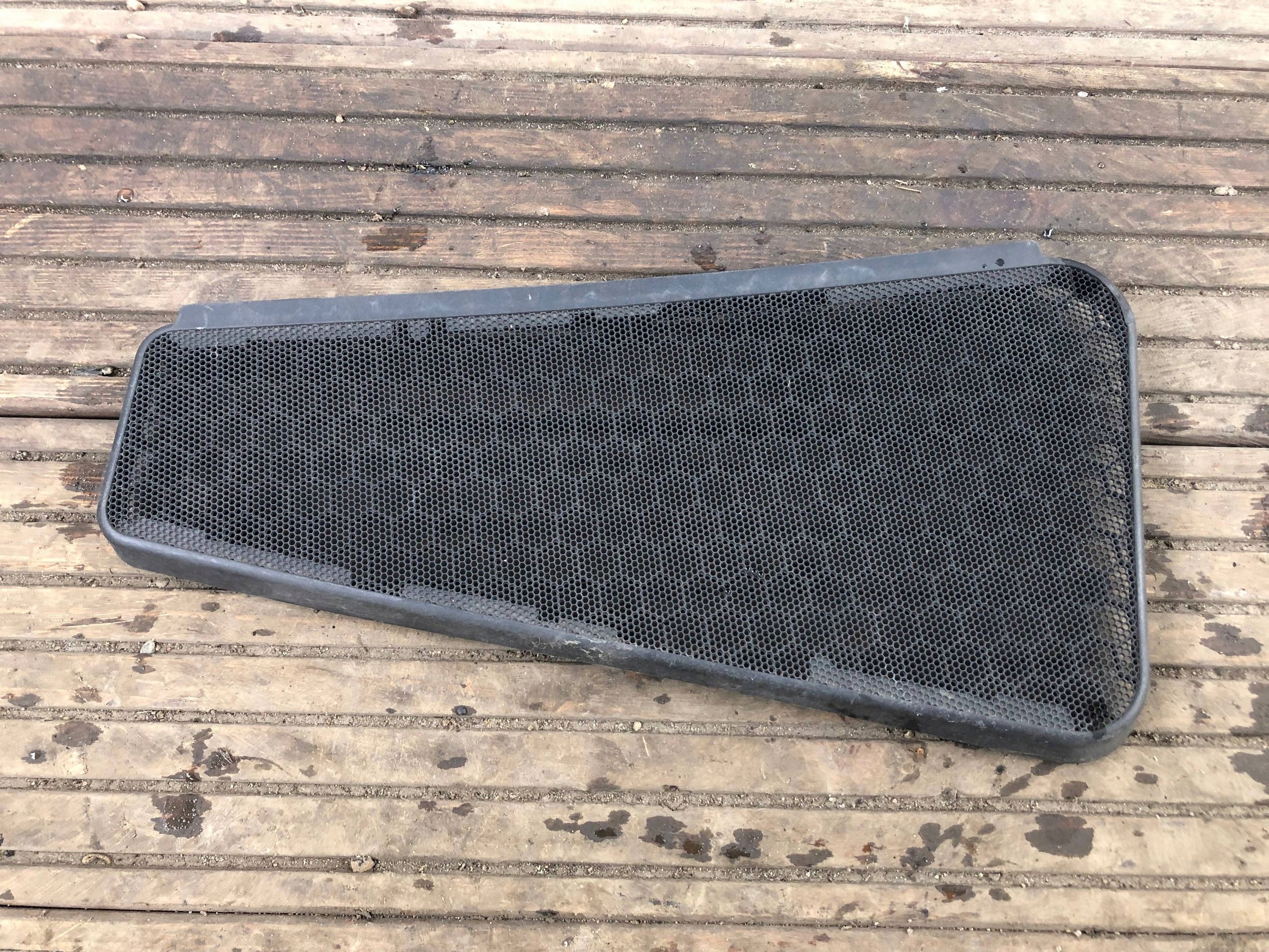 grid under the window left FORD FOCUS MK3 BM51-A02216-A