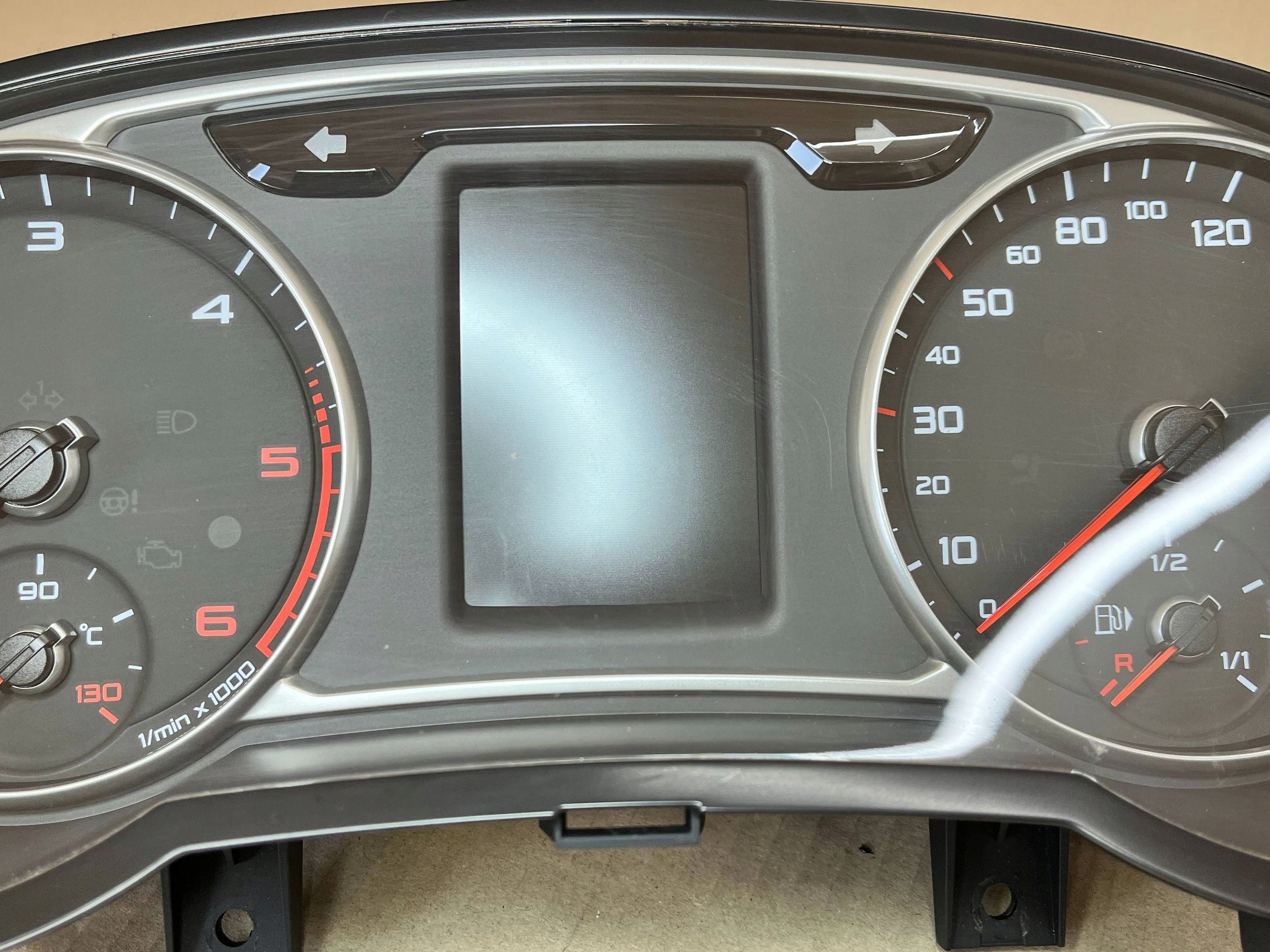 dials Audi A1 8X0920930J