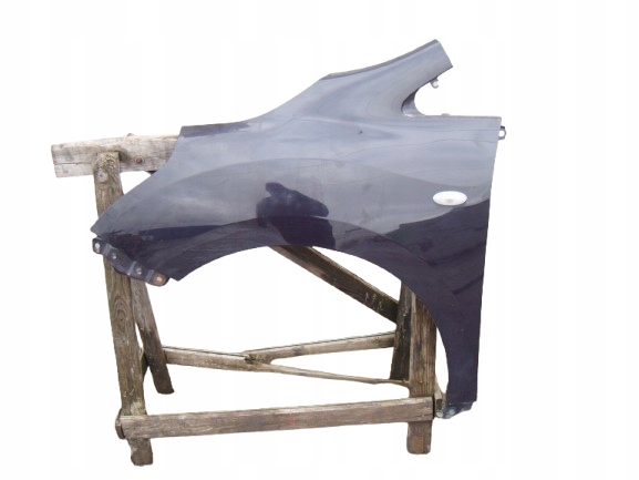 TOYOTA VERSO 09- BŁOTNIK LEWY PRZÓD 9AK