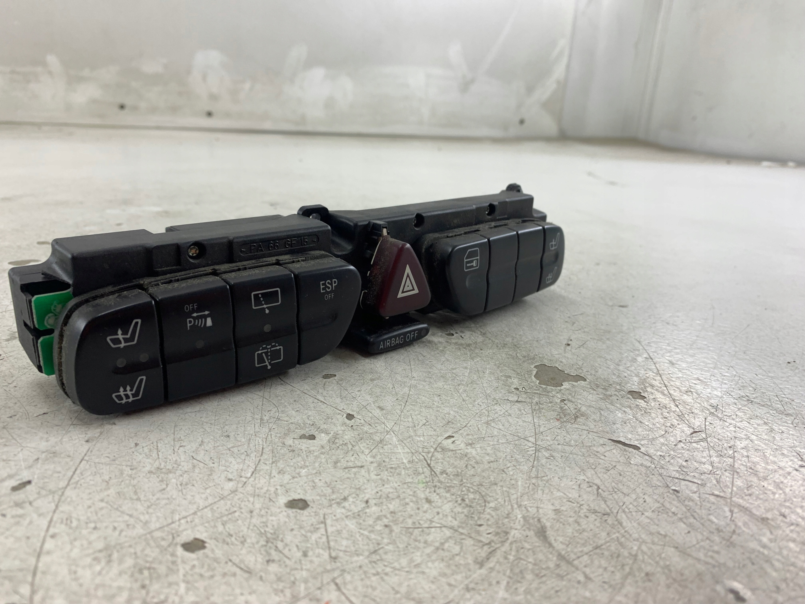 MERCEDES W203 schalter PANEL des warnblickschalters sitze PDC A2038218758