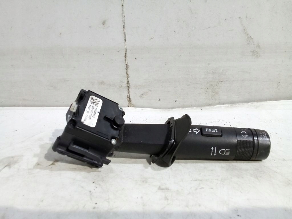 Chevrolet Cruze et Bouton Indicateurs de direction 13500692