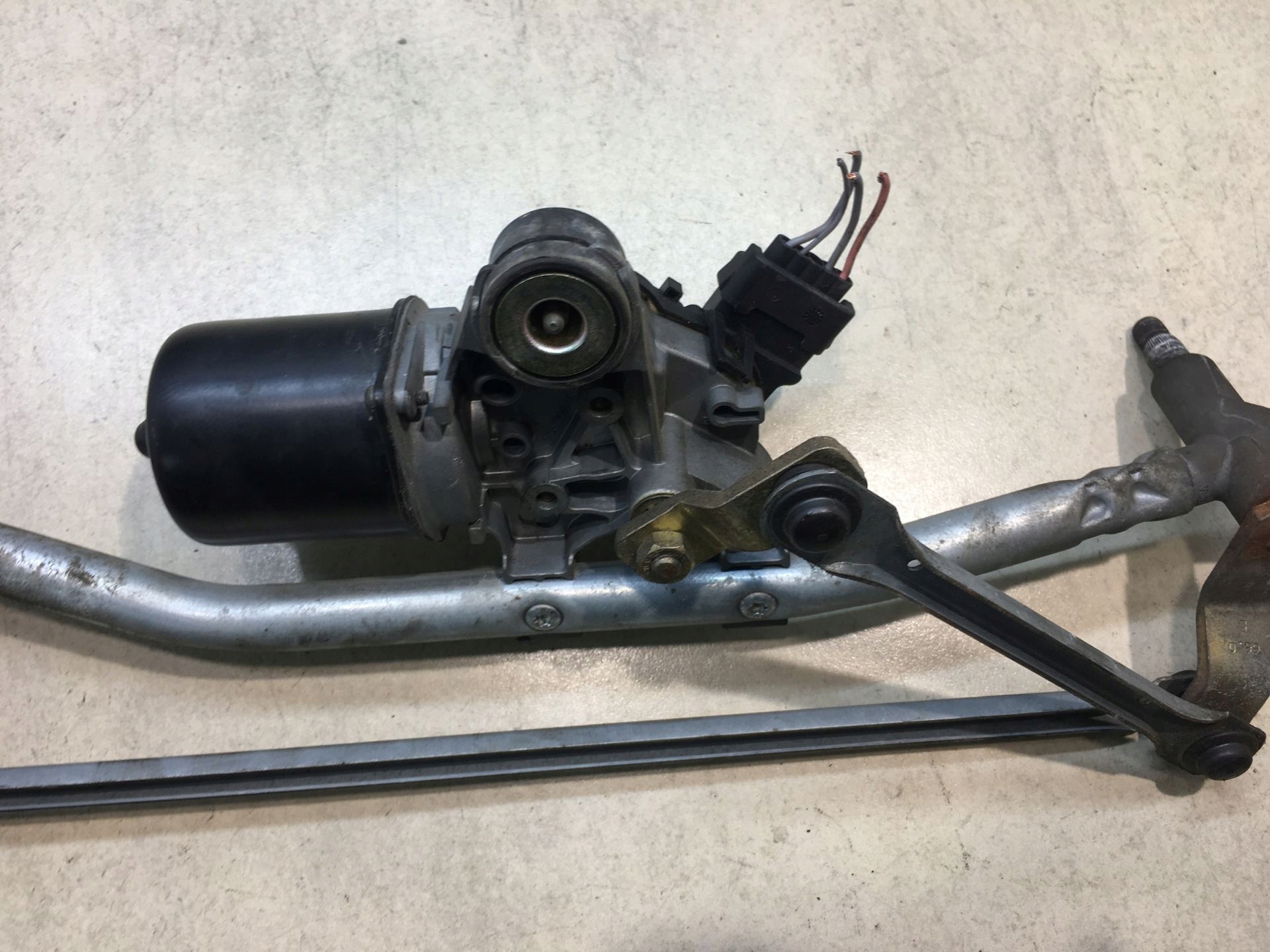 mechanismus stěračů předek CITROEN C2