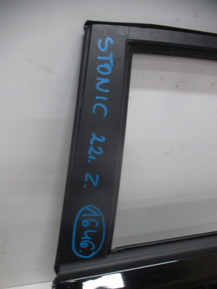 door left rear. KIA STONIC 22R