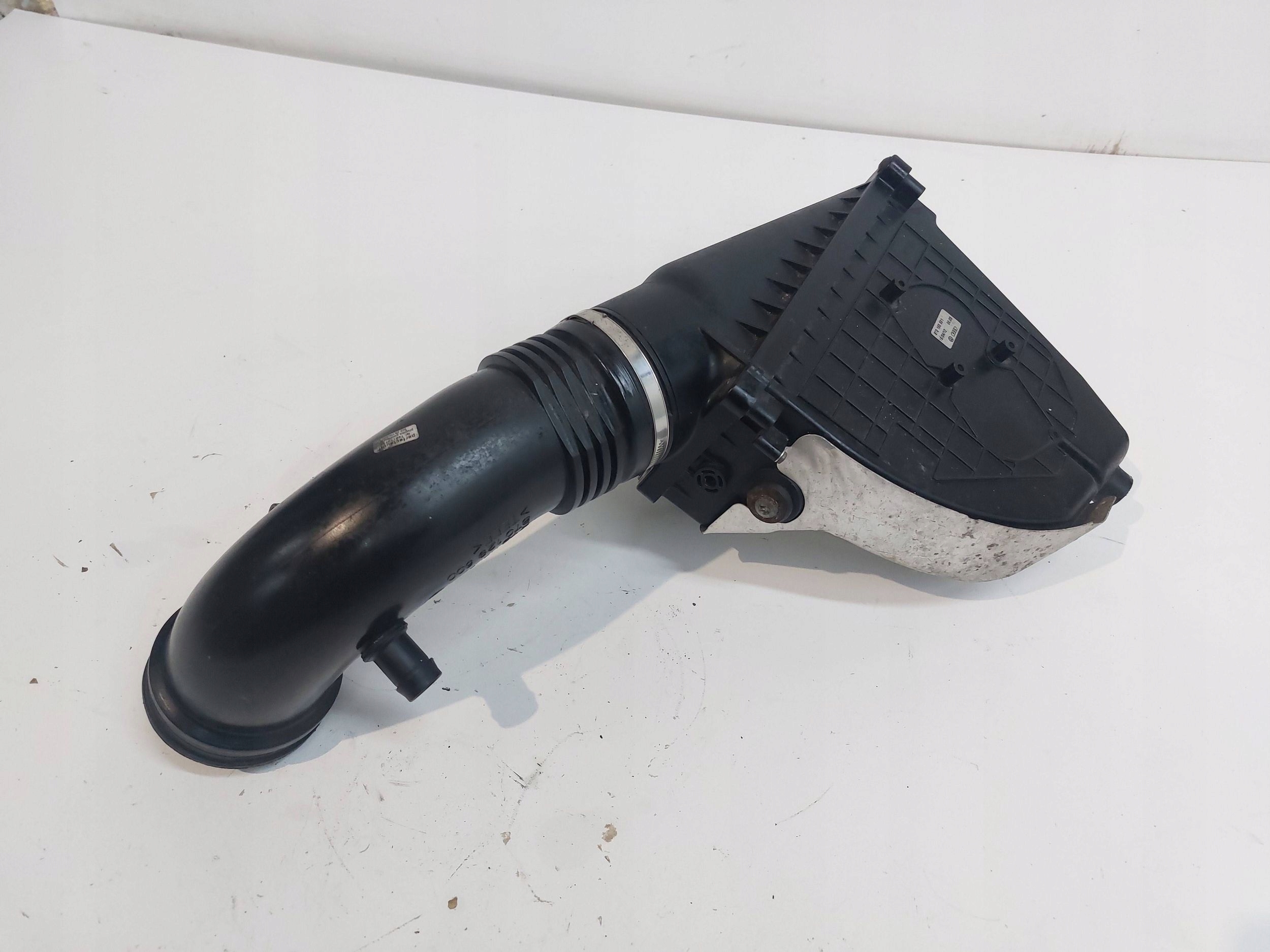 AUDI A4 RS4 A7 RS7 Gehäuse filter luft 8T0190601