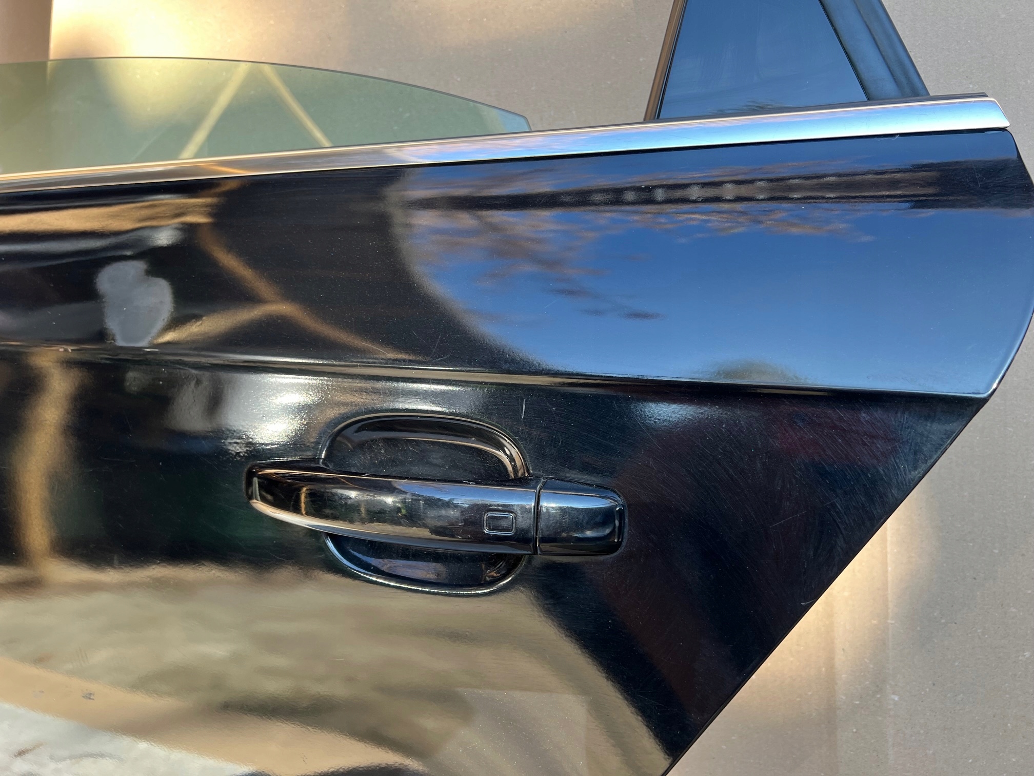 AUDI A4 B8 sedan door left rear. left rear part LZ9Y