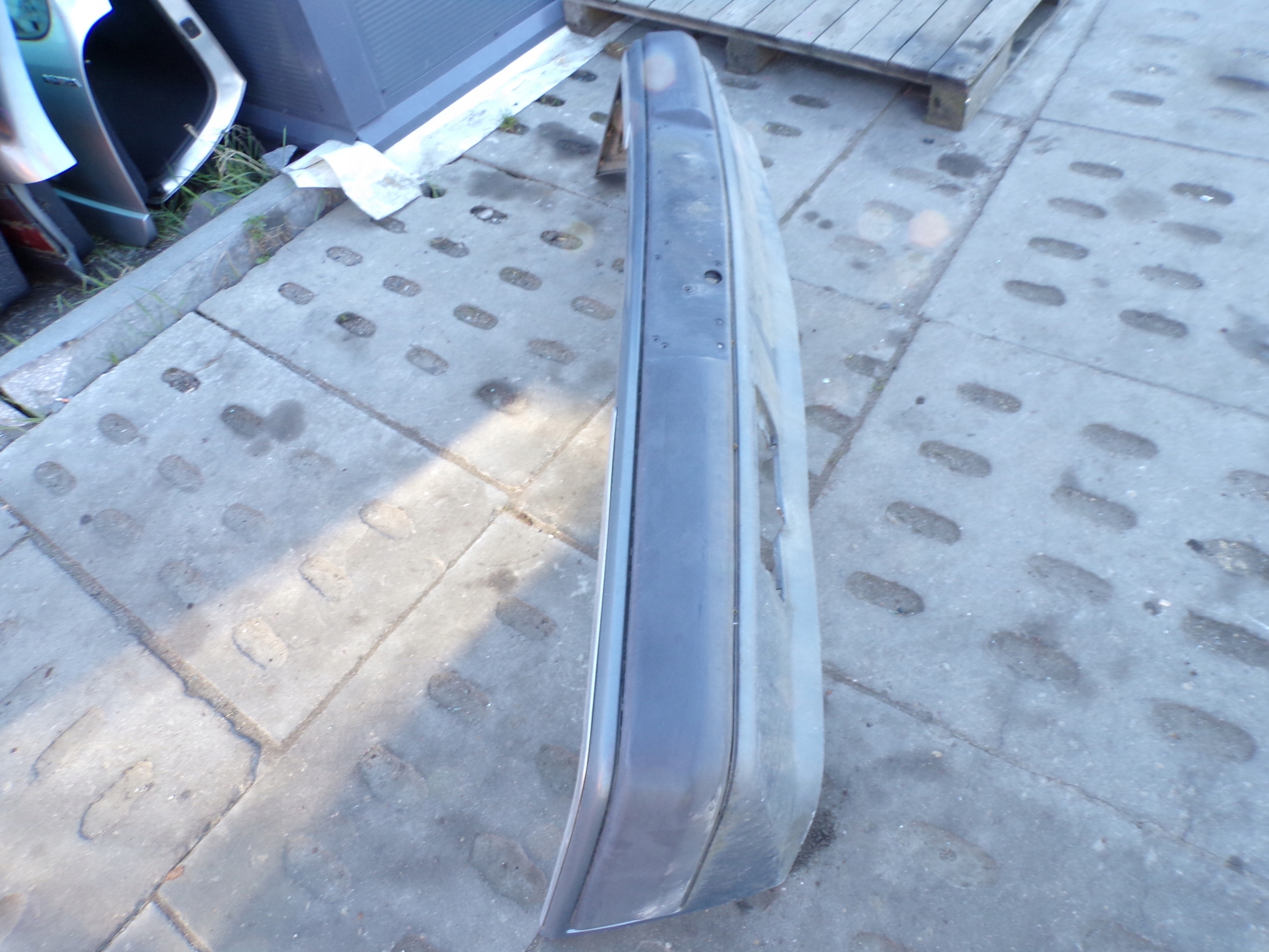 front bumper front MERCEDES W124 E KLASA SZEROKA moulding (1)