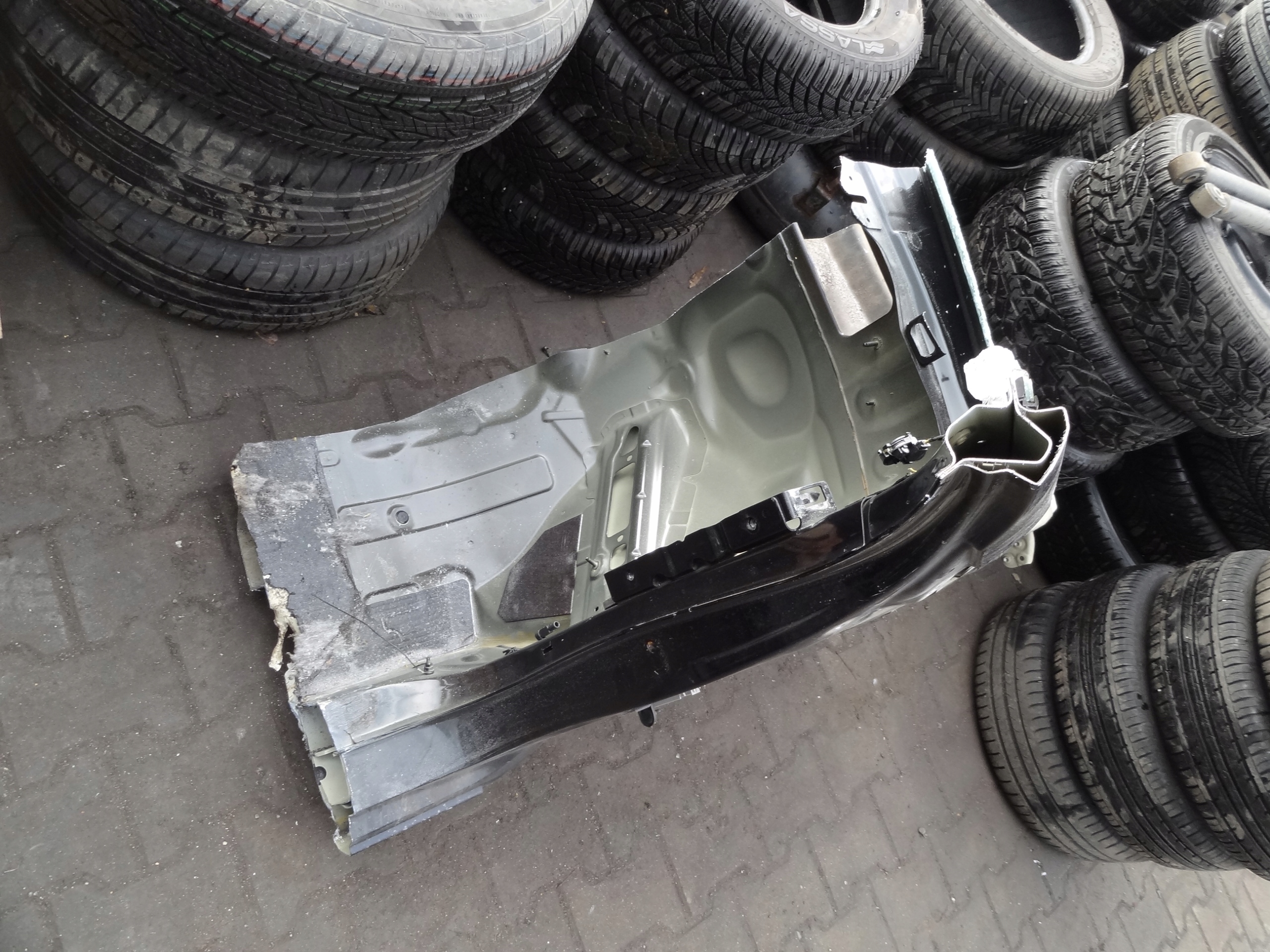 CHEVROLET AVEO T300 2011 PODLUZNICA PRZEDNIA PRAWA Typ samochodu Samochody osobowe
