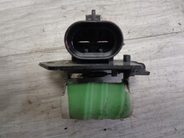 OPEL MERIVA B REZYSTOR OPORNIK WENTYLATORA Typ samochodu Samochody osobowe