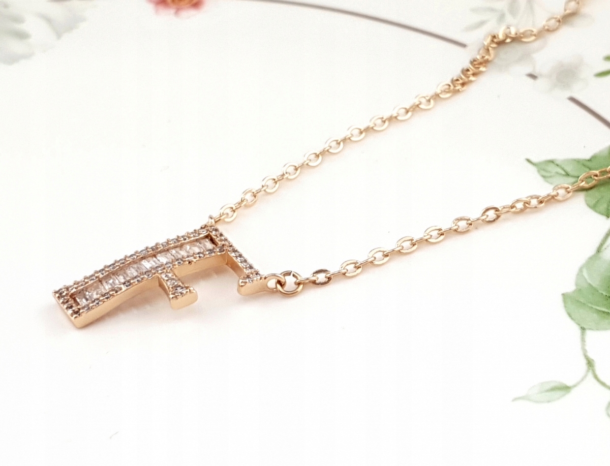 520 Złoty łańcuszek celebrytka 44cm literka F Długość całkowita 42 cm