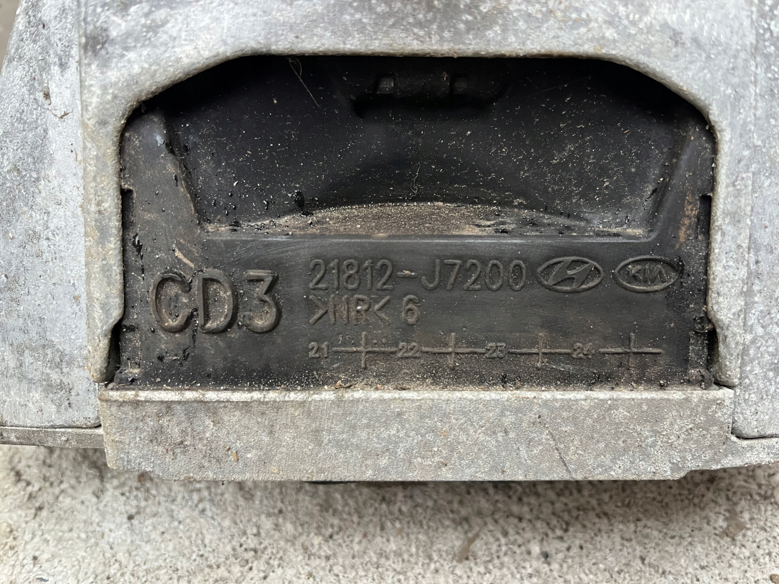 Kia ProCeed III airbag engine mount