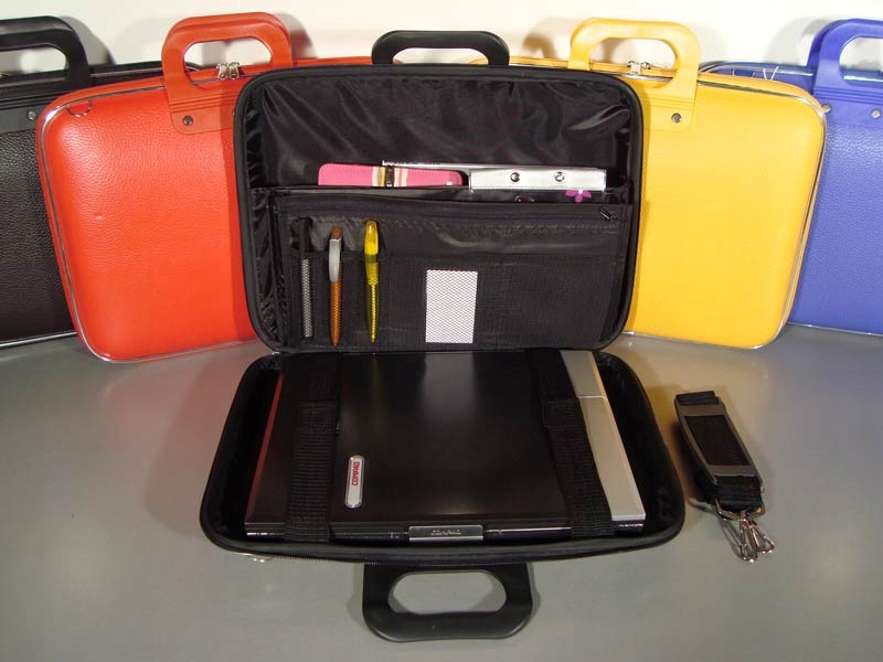 AKTÓWKA TORBA NA LAPTOP 14 15,4 15,6 17 13 KOLORÓW Liczba komór 1