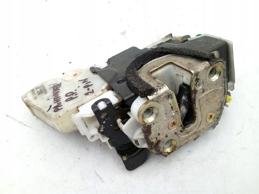 Nissan Pathfinder R50 lock right front front