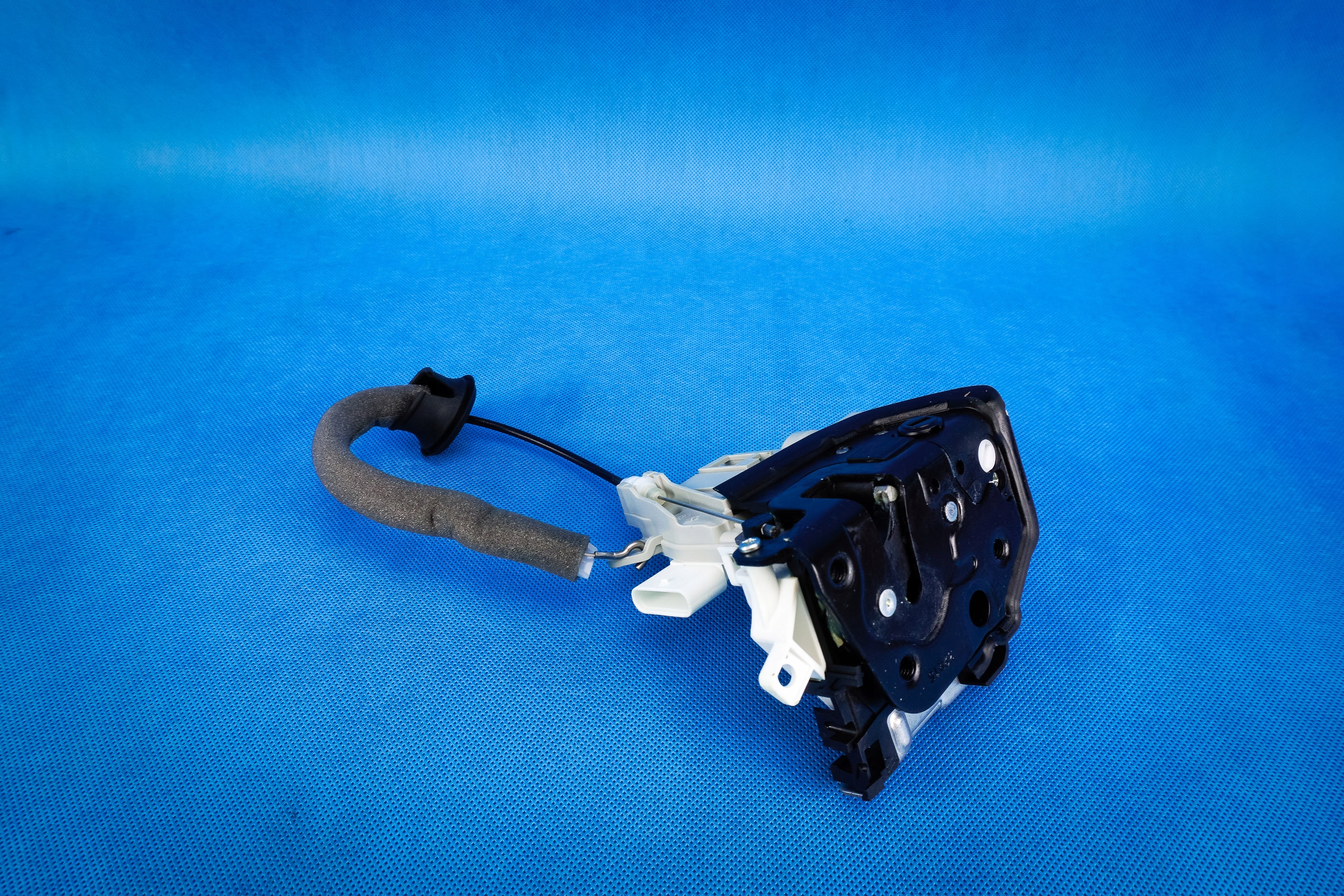lock door right rear part Audi A3 8V A4 A5 8T 8K0839016H
