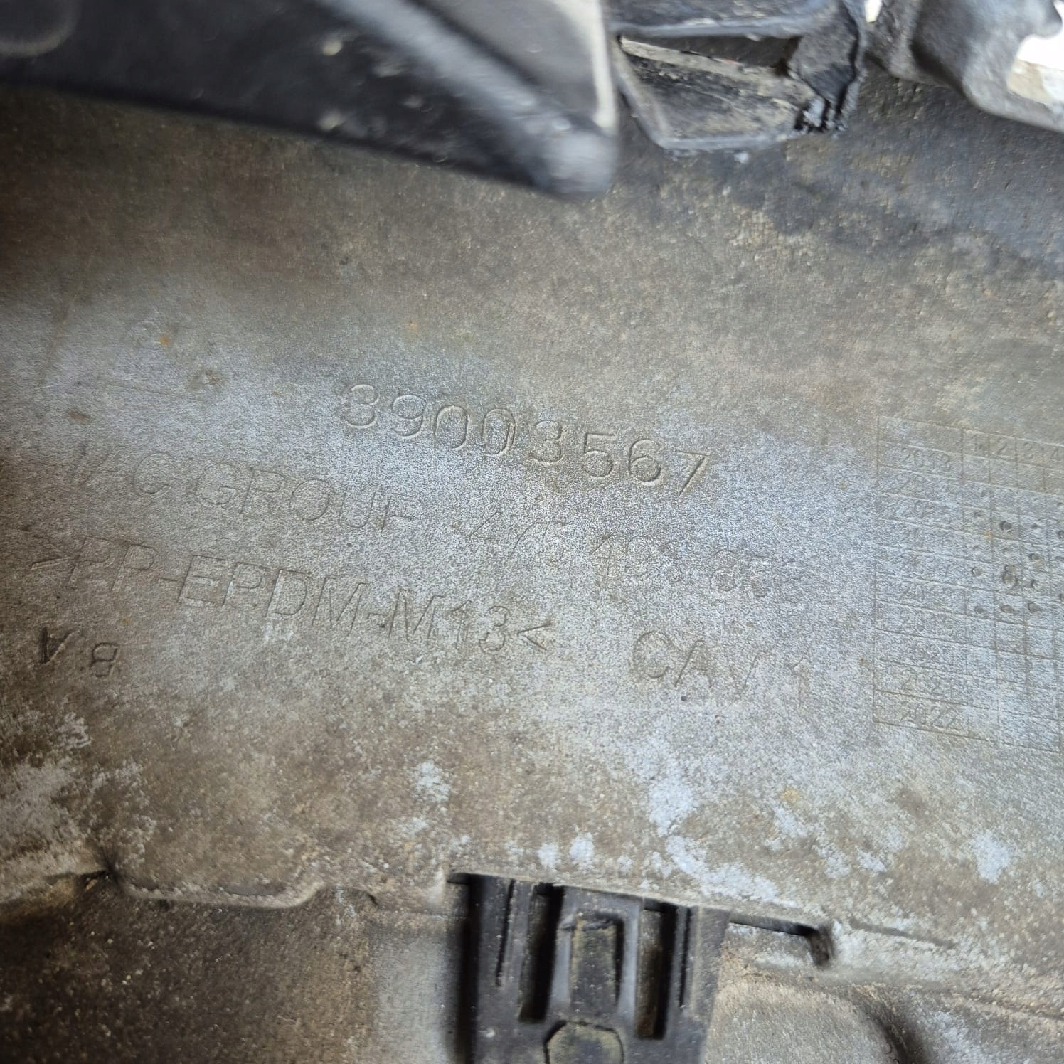 OPEL CORSA E 14-19 nárazník předek přední PDC