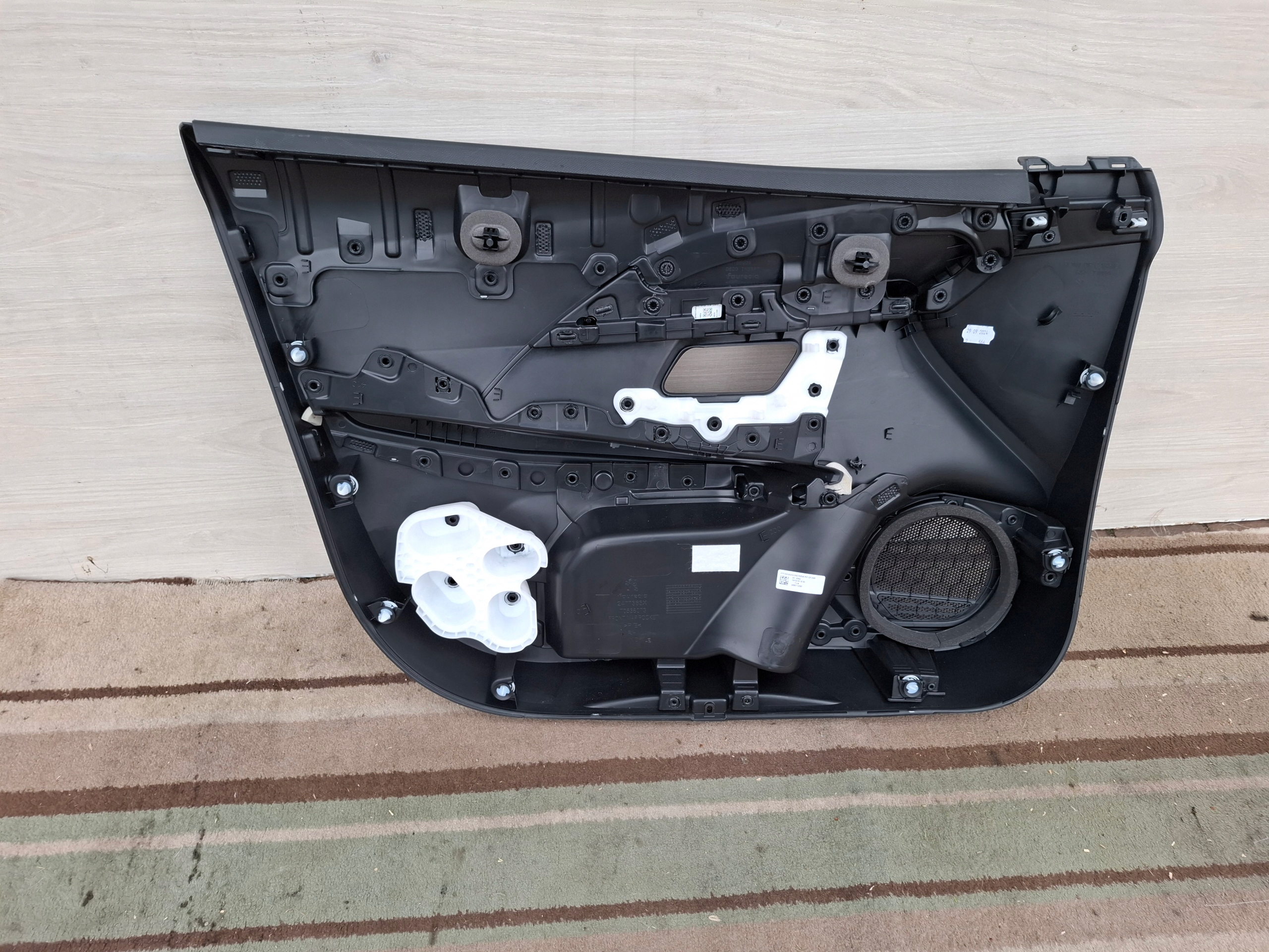PEUGEOT 208 II upholstery side door right front 24r