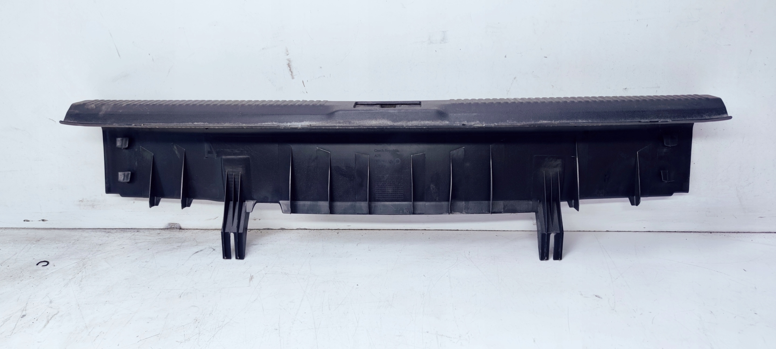 COUVERTURE ARMATURE ARRIÈRE AUDI A4 B8 BERLINE 8K5863471