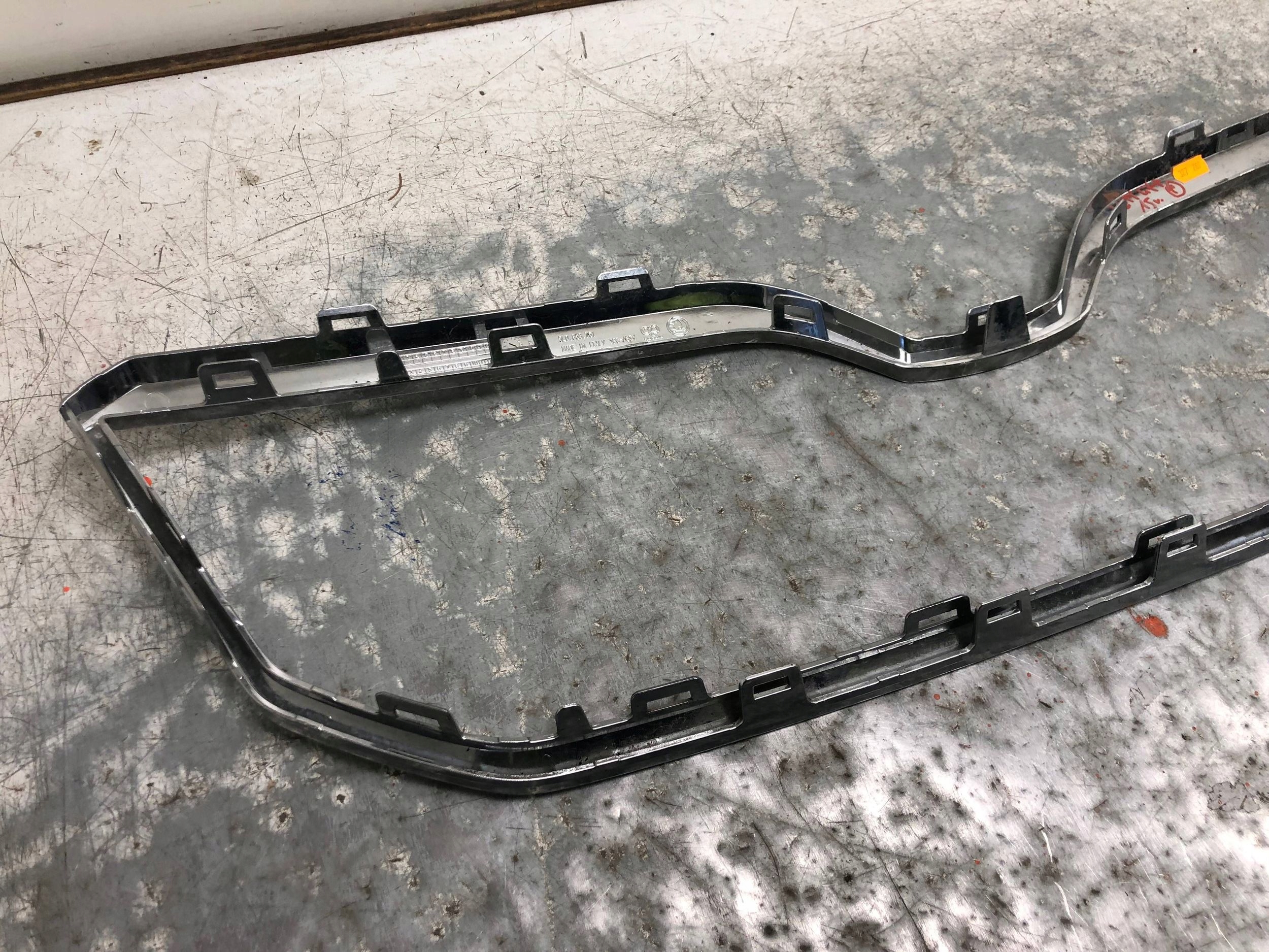 frame CHROM GRILLA SKODA YETI LIFT 5L0853761