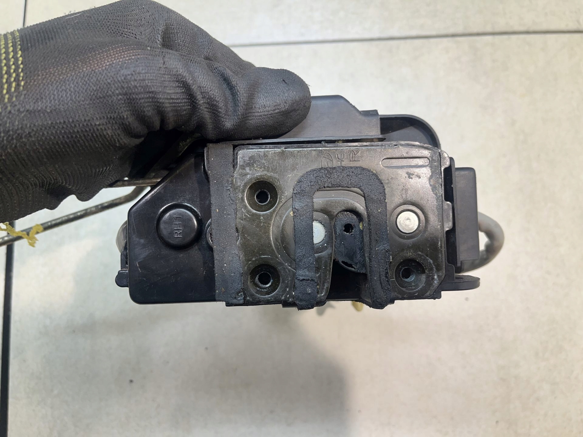 lock door right front 5PIN HYUNDAI GETZ 1.3
