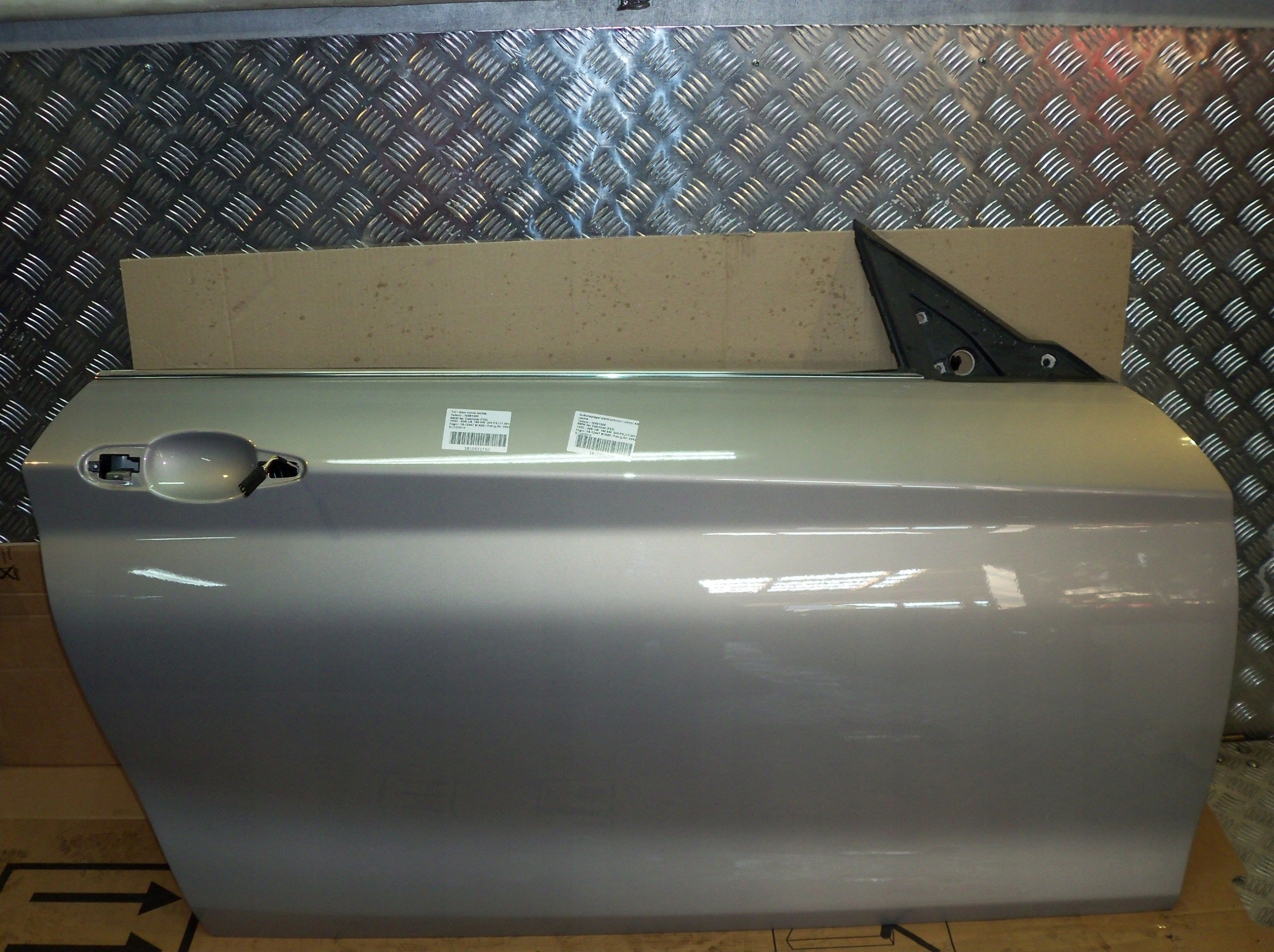 BMW F21 F22 F23 DRZWI PRAWE KOLORY Producent części BMW OE