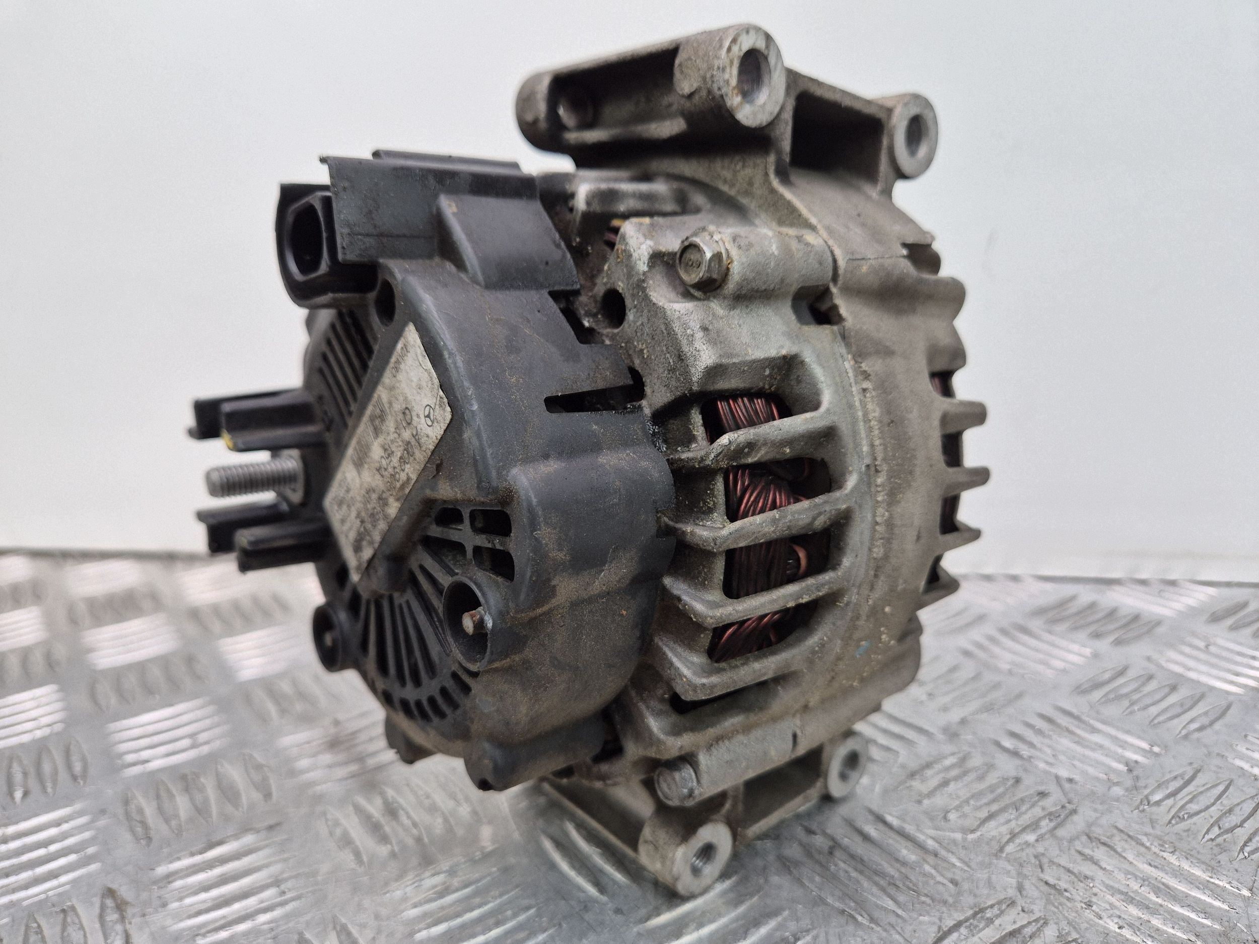 Mercedes C250 CGI W204 1.8 Alternator A0009063000 M271860