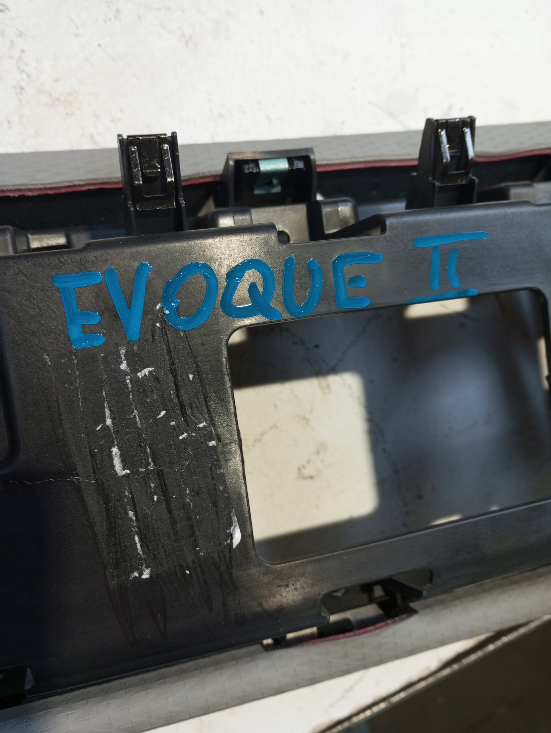 Moulage Console RANGE ROVER EVOQUE II
