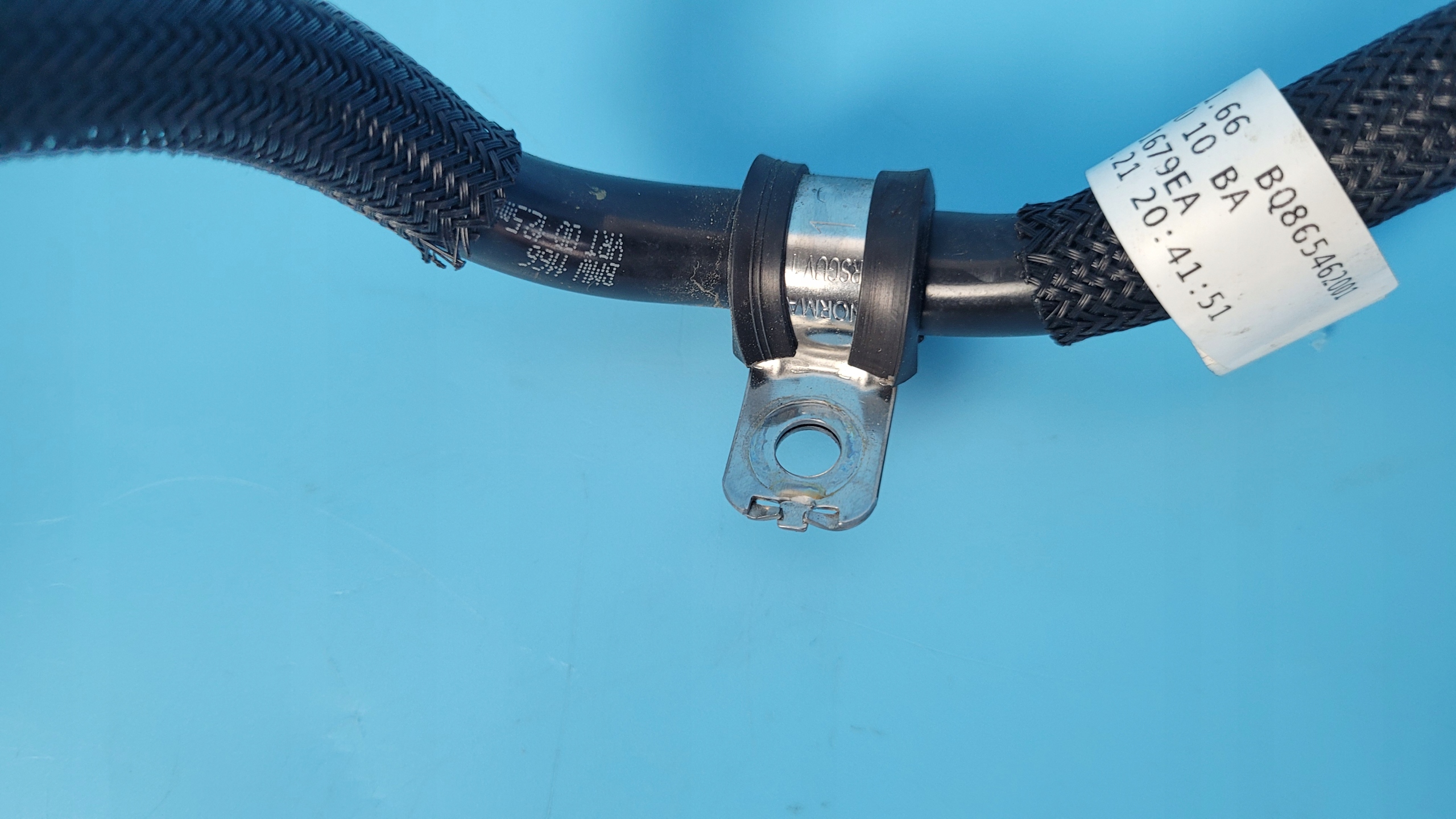 BMW 3' G20 330e 21r 2.0 патрубок давления 8654620