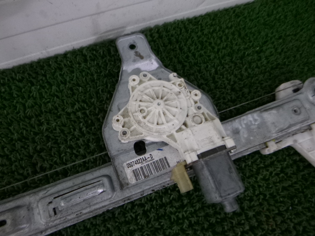 JEEP COMPASS LIFT 11- window regulator right rear