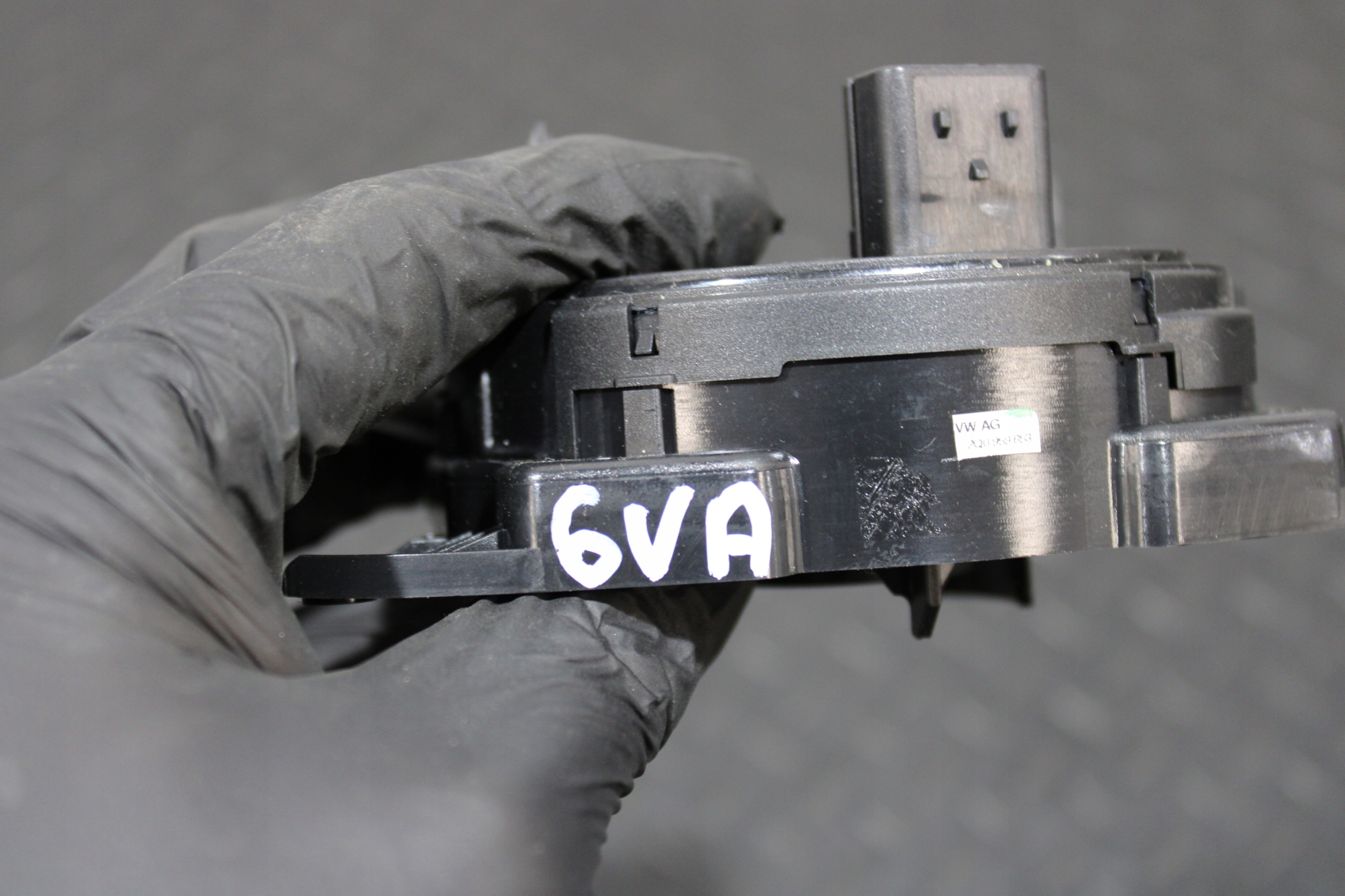 ring below steering wheel, SKODA FABIA IV 4 6VA 2Q0959653