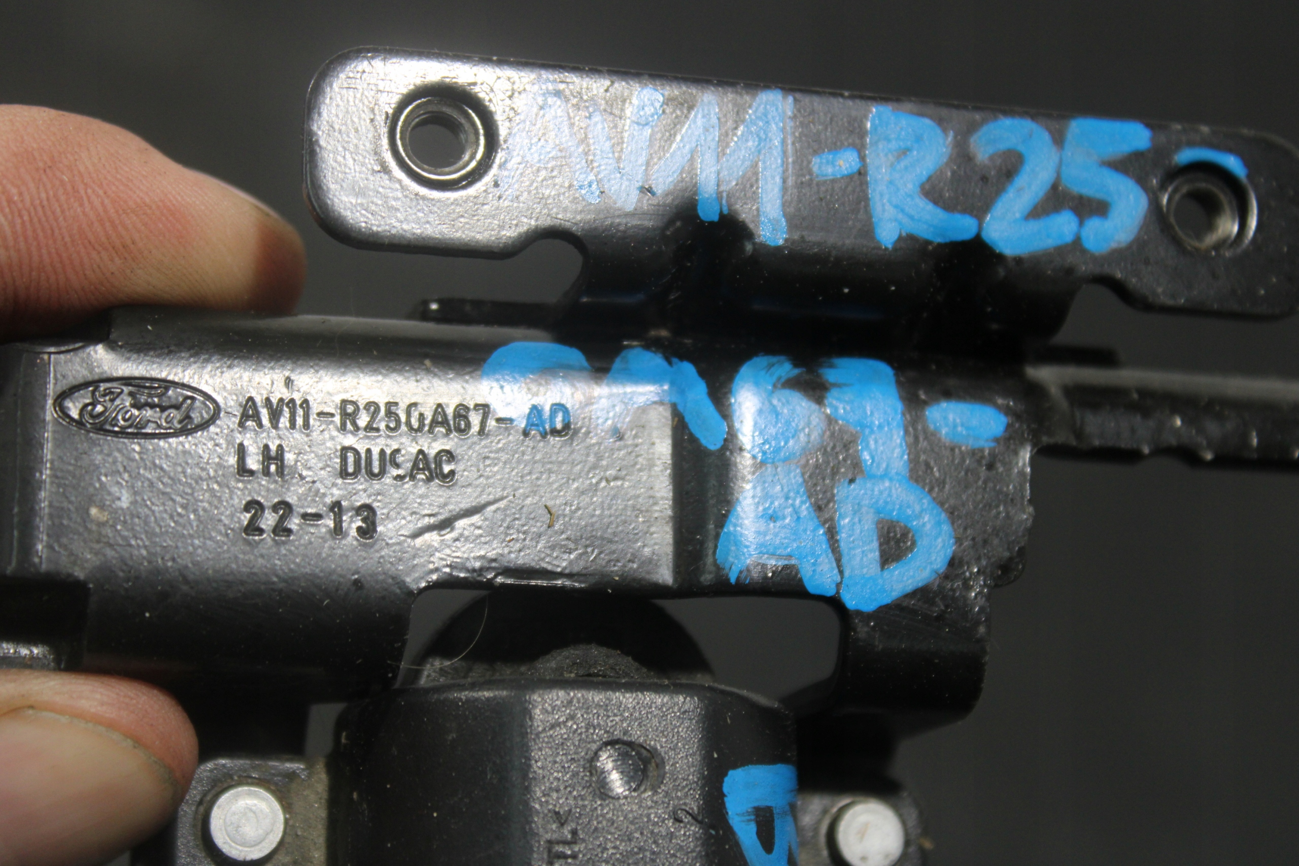 roll PROWADNICA door left rear part FORD B-MAX AV11-R250A67-AD