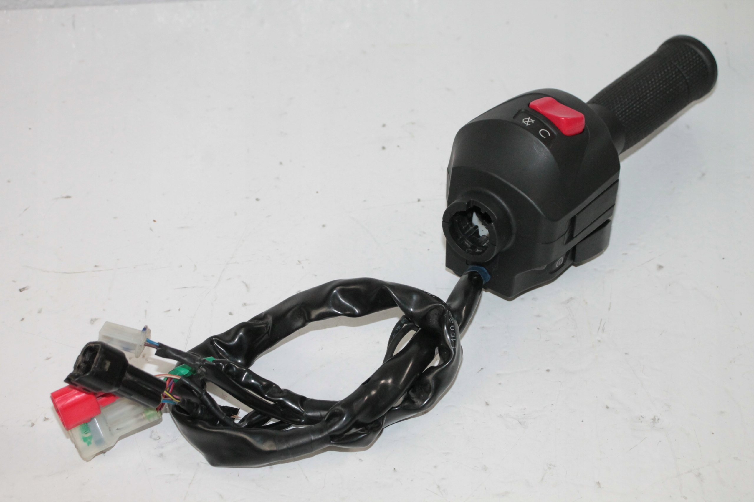 KTM 390 ADVENTURE 20+ PRZEŁĄCZNIK PRAWY MANETKA